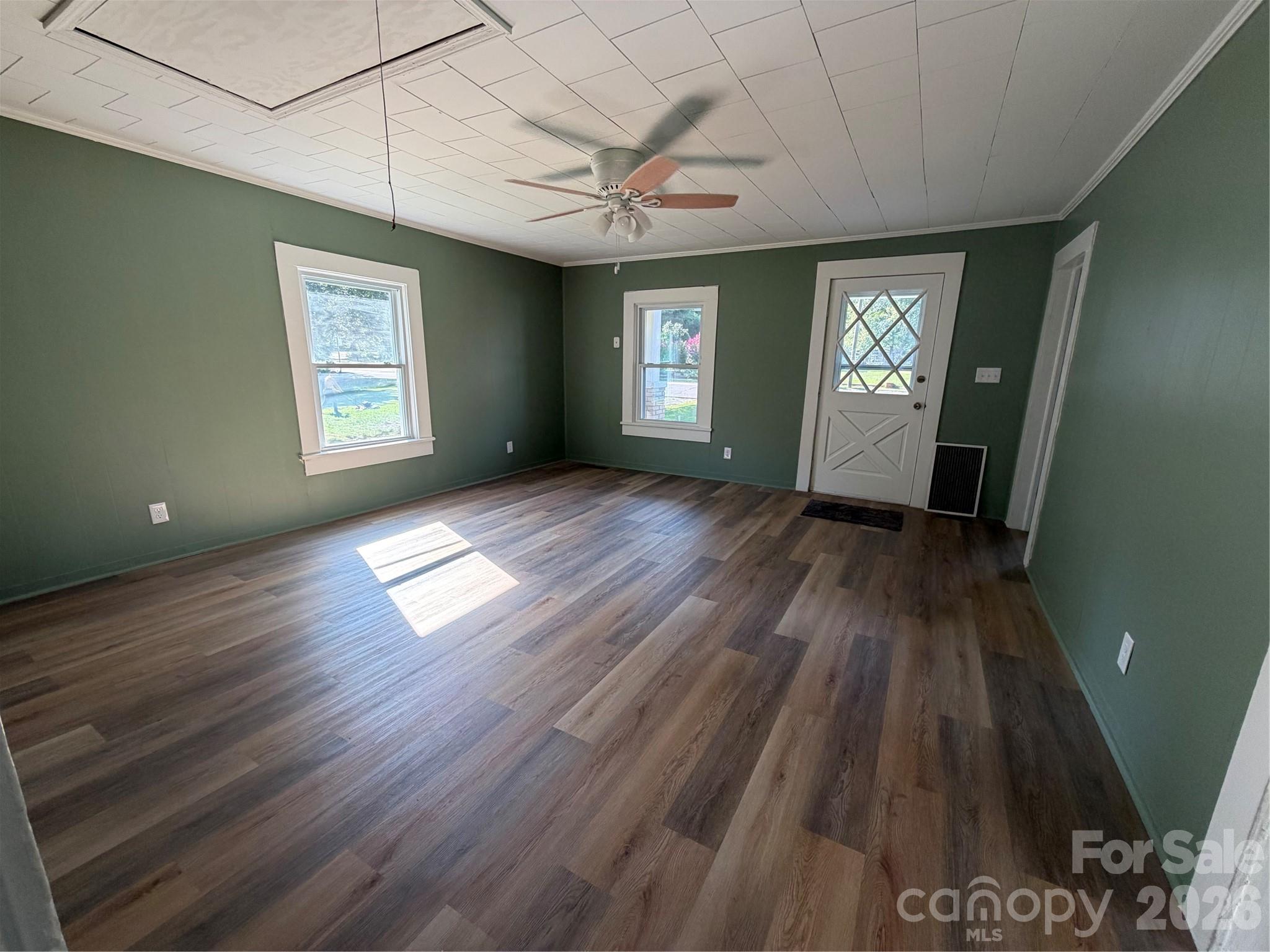 427 W Whitley Street Property Photo 13