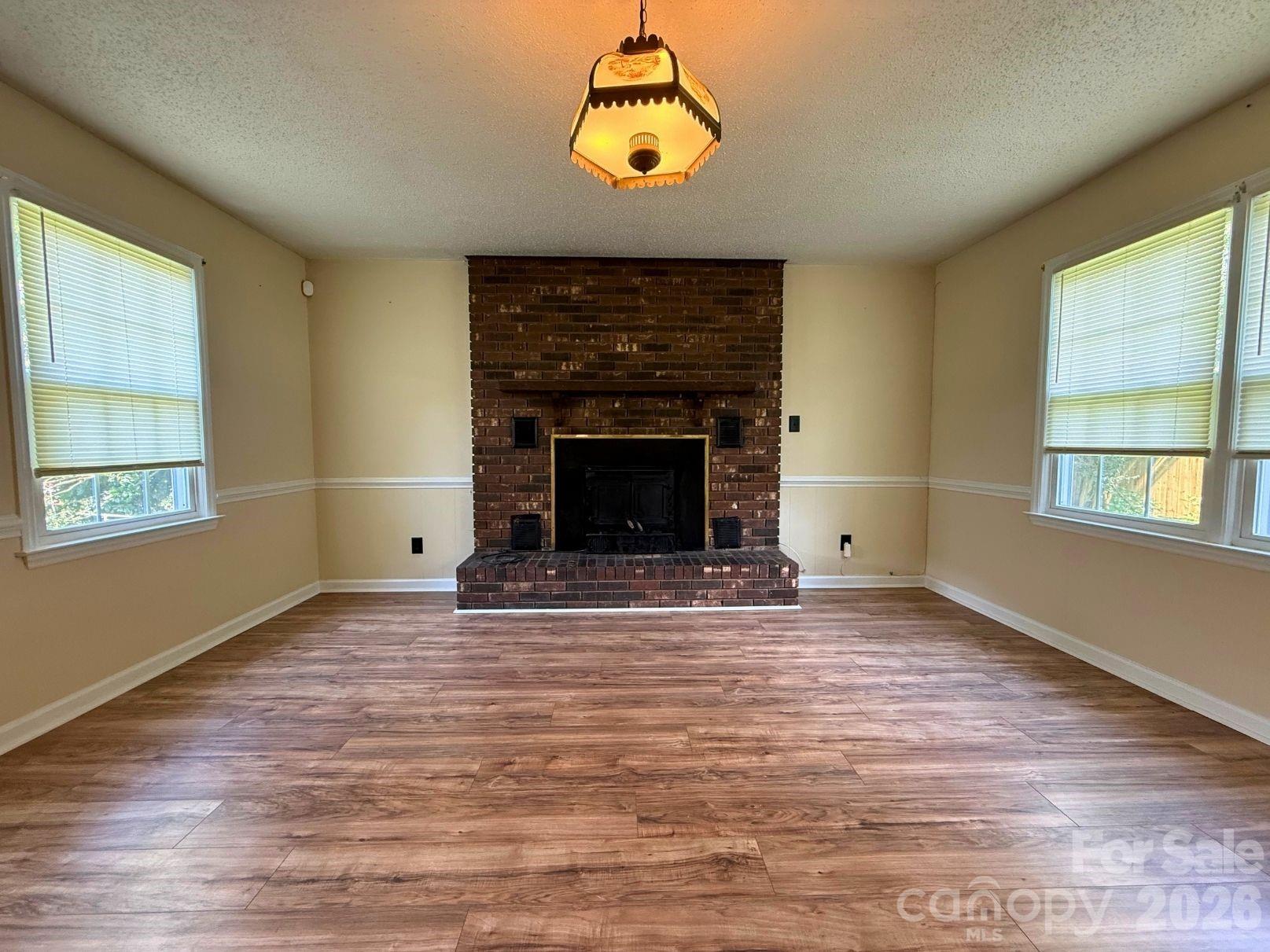 1351 S Aspen Street Property Photo 6