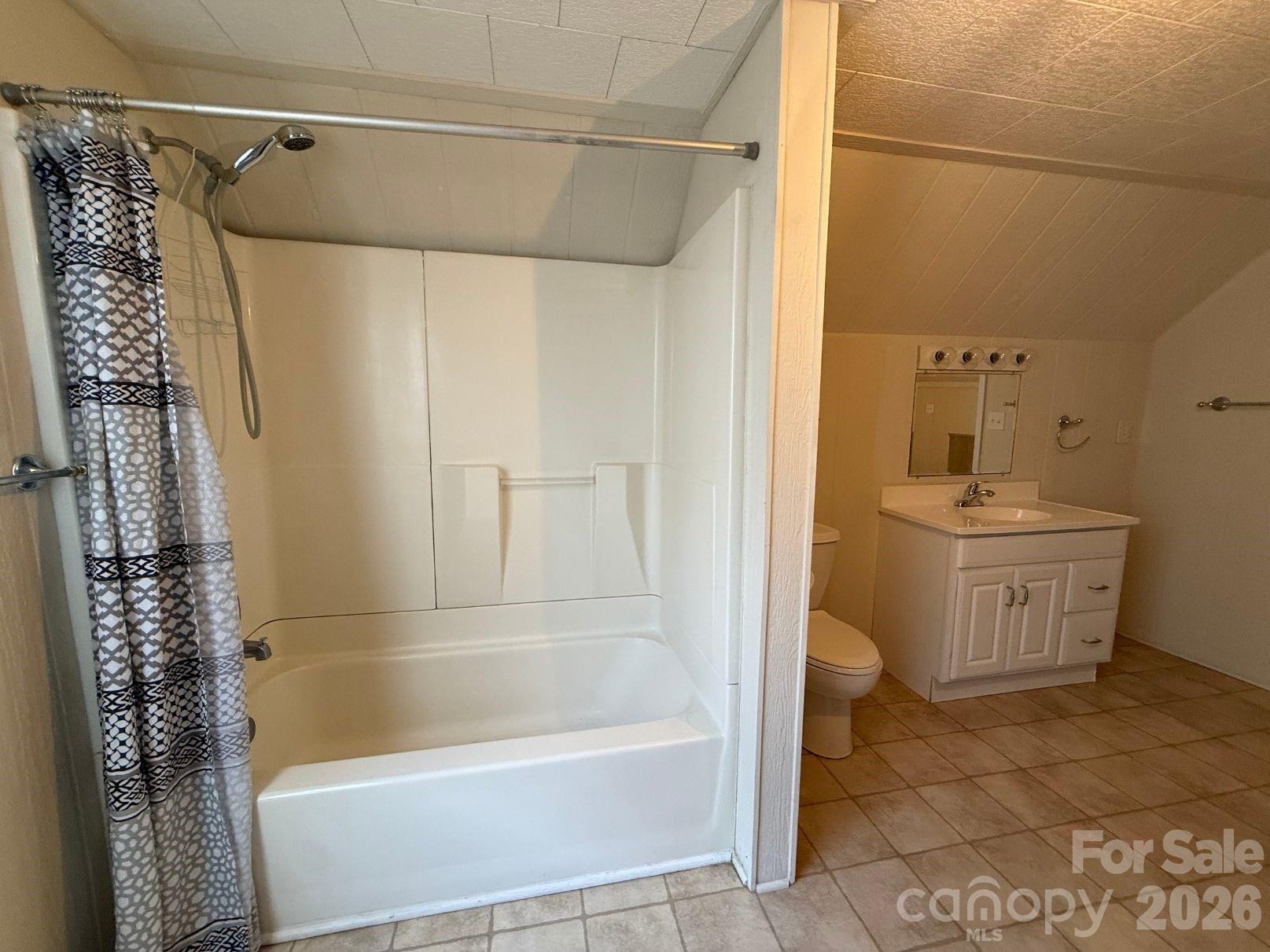 1351 S Aspen Street Property Photo 15