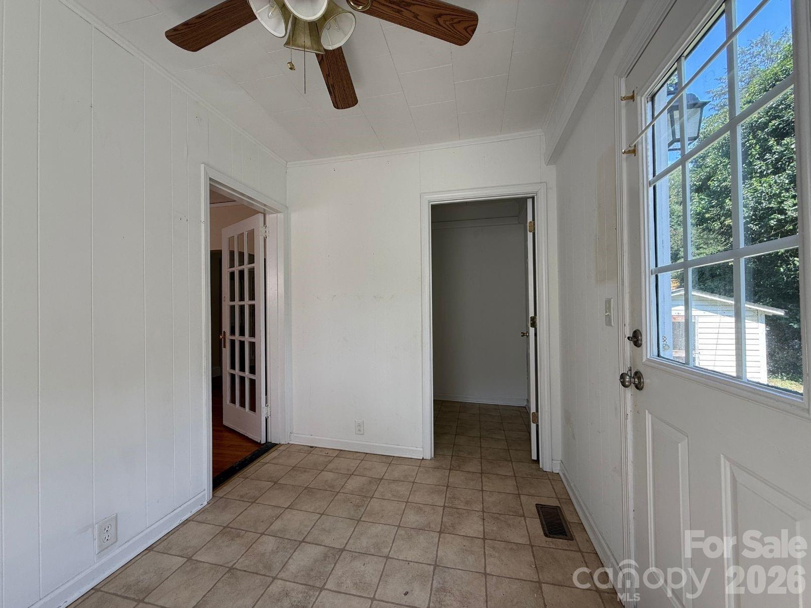 1351 S Aspen Street Property Photo 16