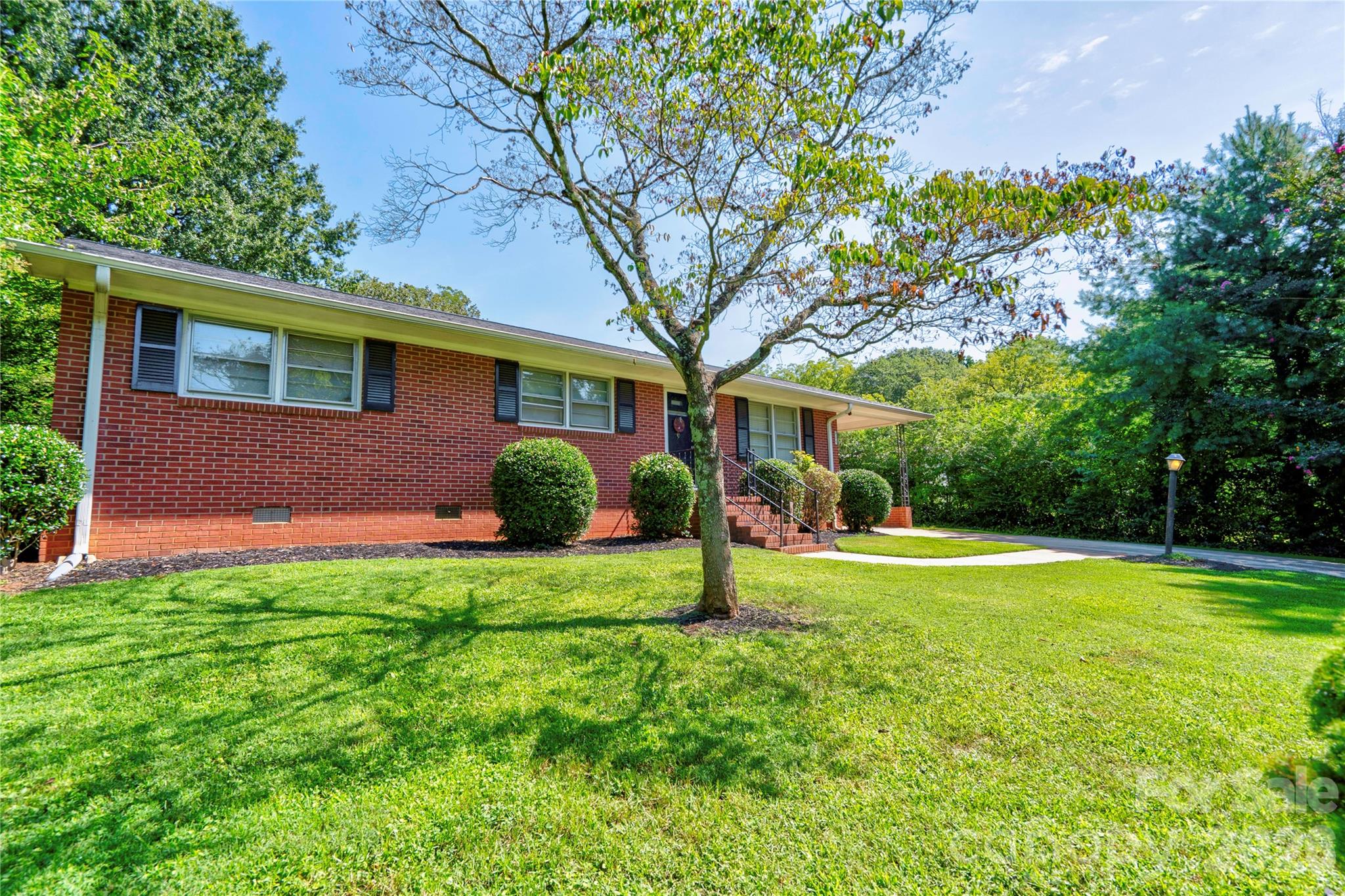 404 Pineview Drive Property Photo 7