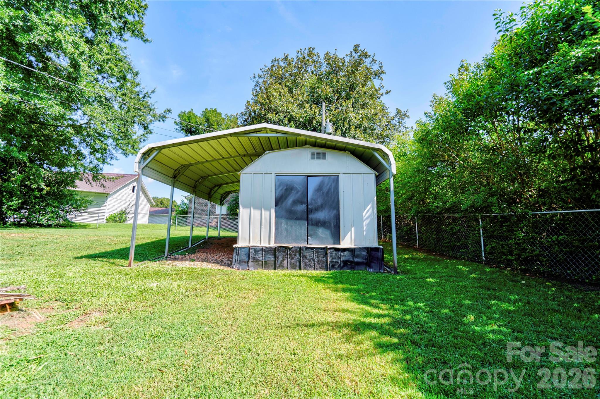 404 Pineview Drive Property Photo 9