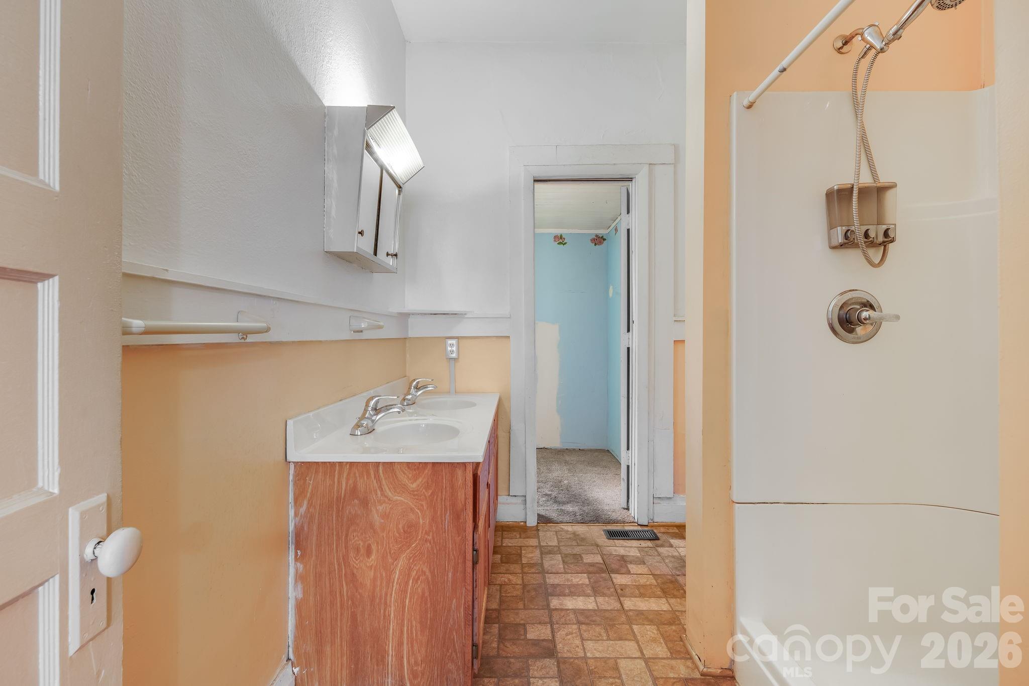 20 Drake Street Property Photo 21