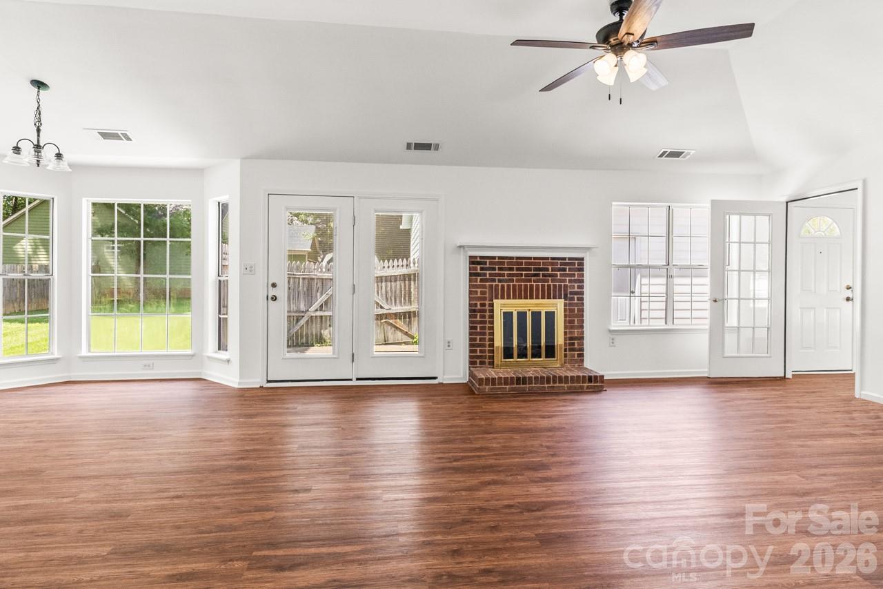 739 Oakbluff Circle Property Photo 11