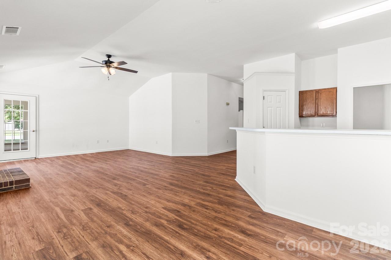 739 Oakbluff Circle Property Photo 13