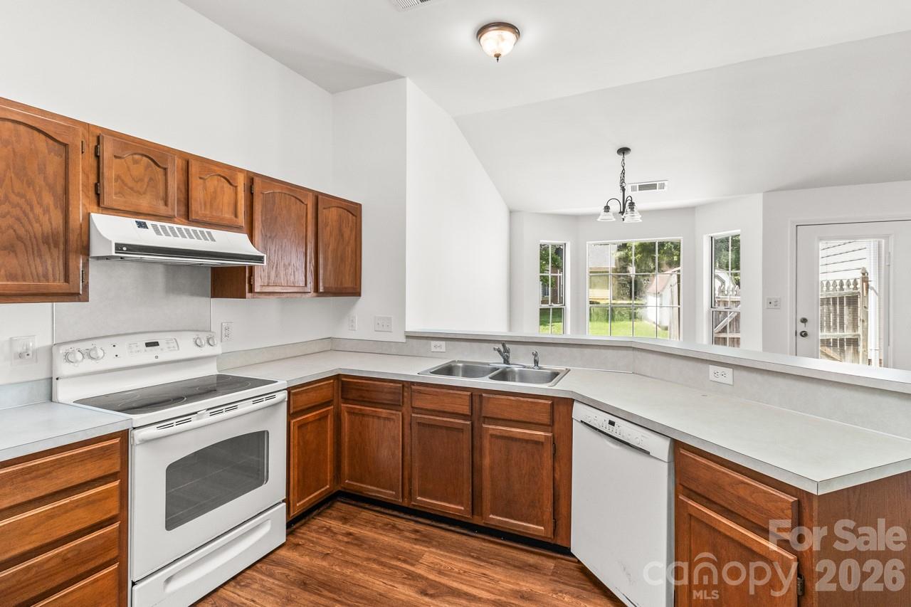 739 Oakbluff Circle Property Photo 17