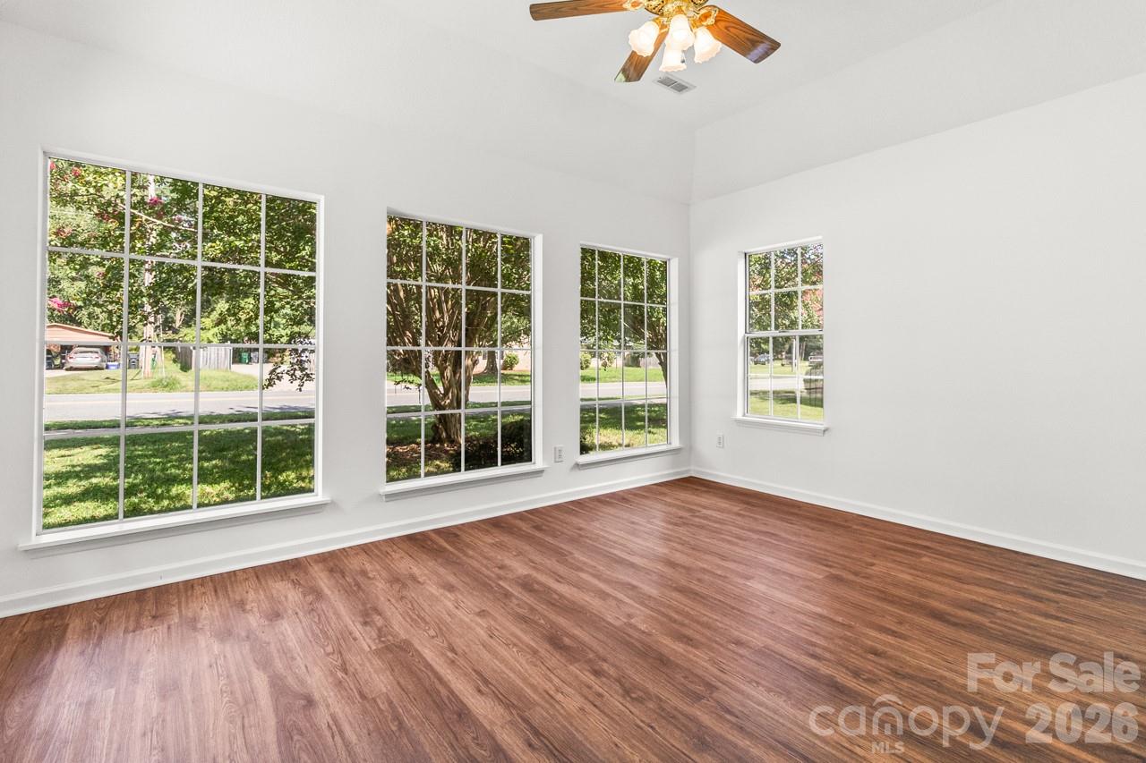 739 Oakbluff Circle Property Photo 34