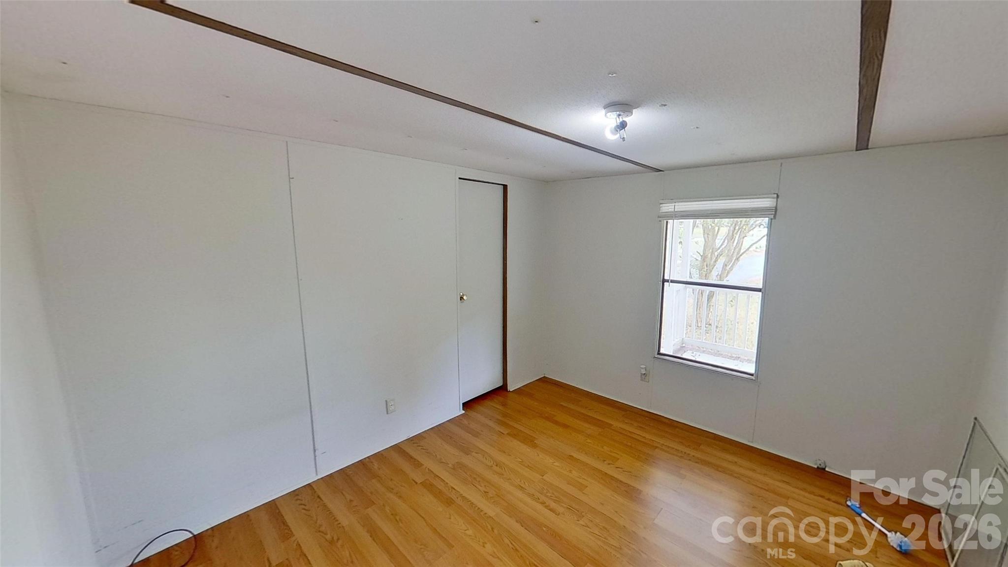 316 Southfork Road Property Photo 4