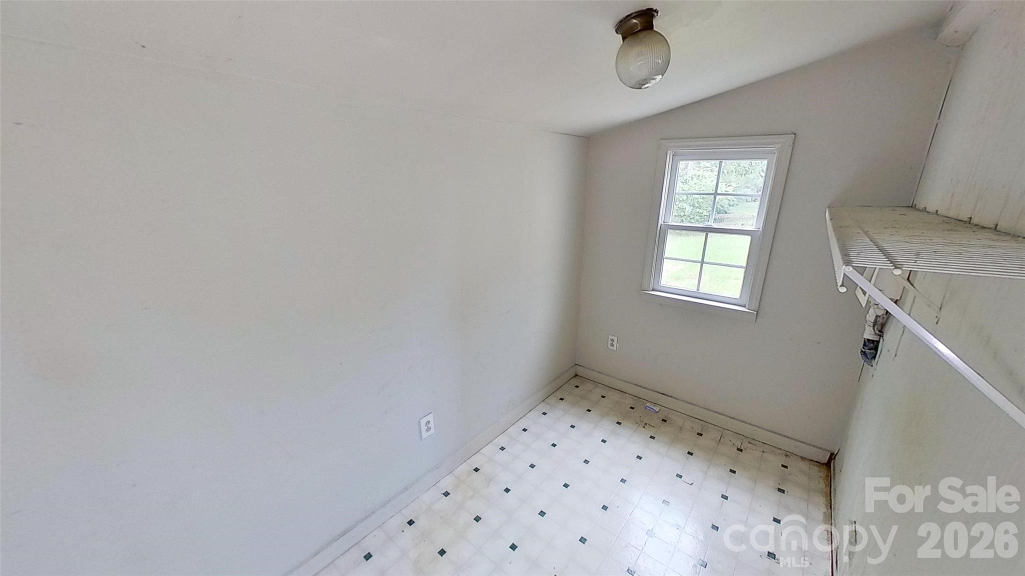 316 Southfork Road Property Photo 11