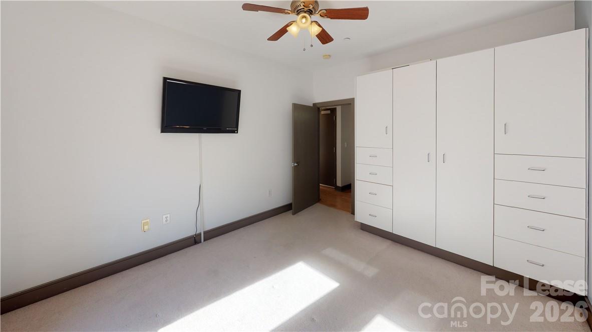 2200 Lyndhurst Avenue 105 Property Photo 13