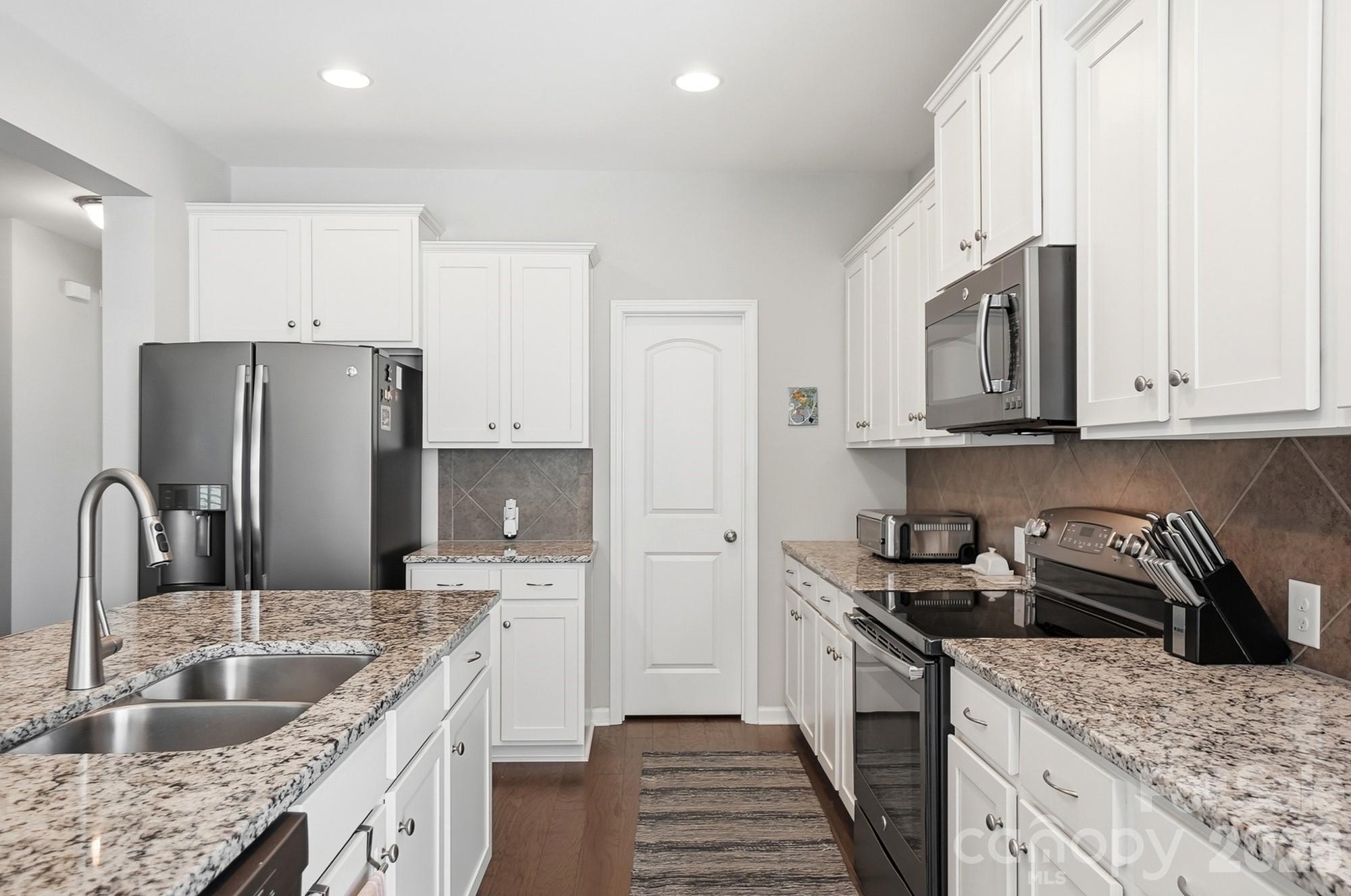 4031 Hay Meadow Drive Property Photo 15