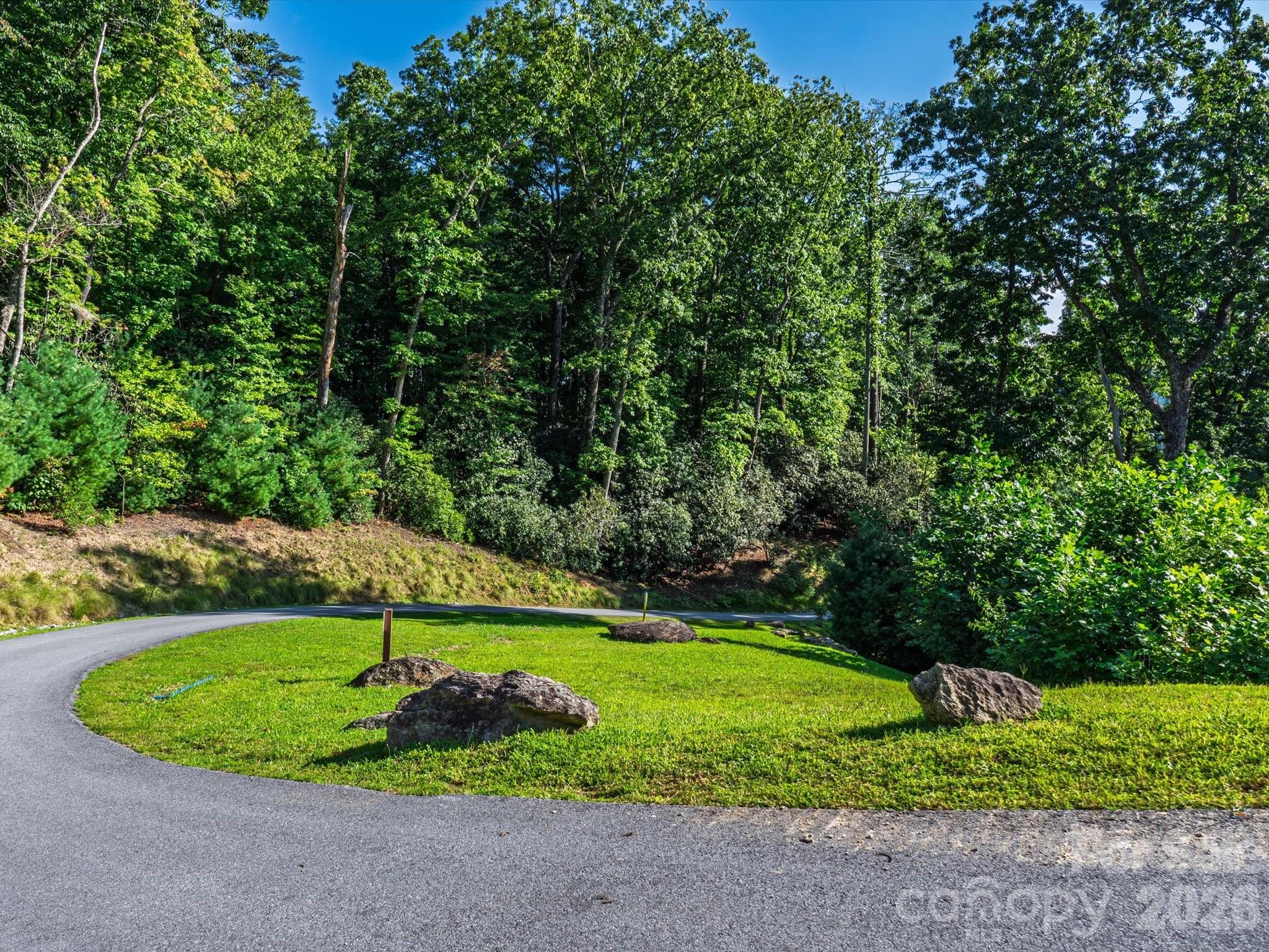 52 Lemongrass Trail Property Photo 6
