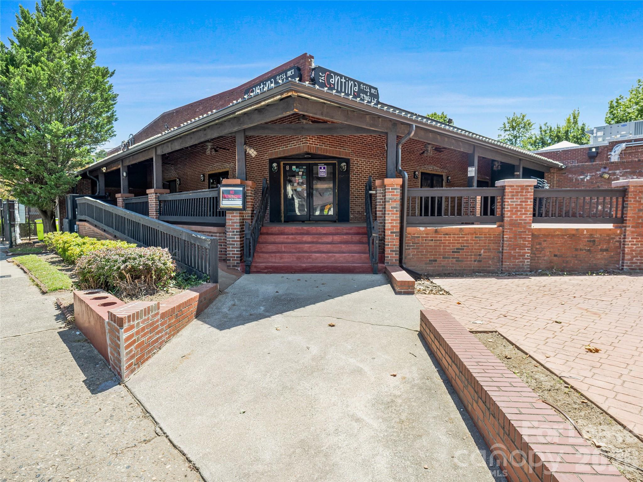 10 Biltmore Plaza Property Photo 1