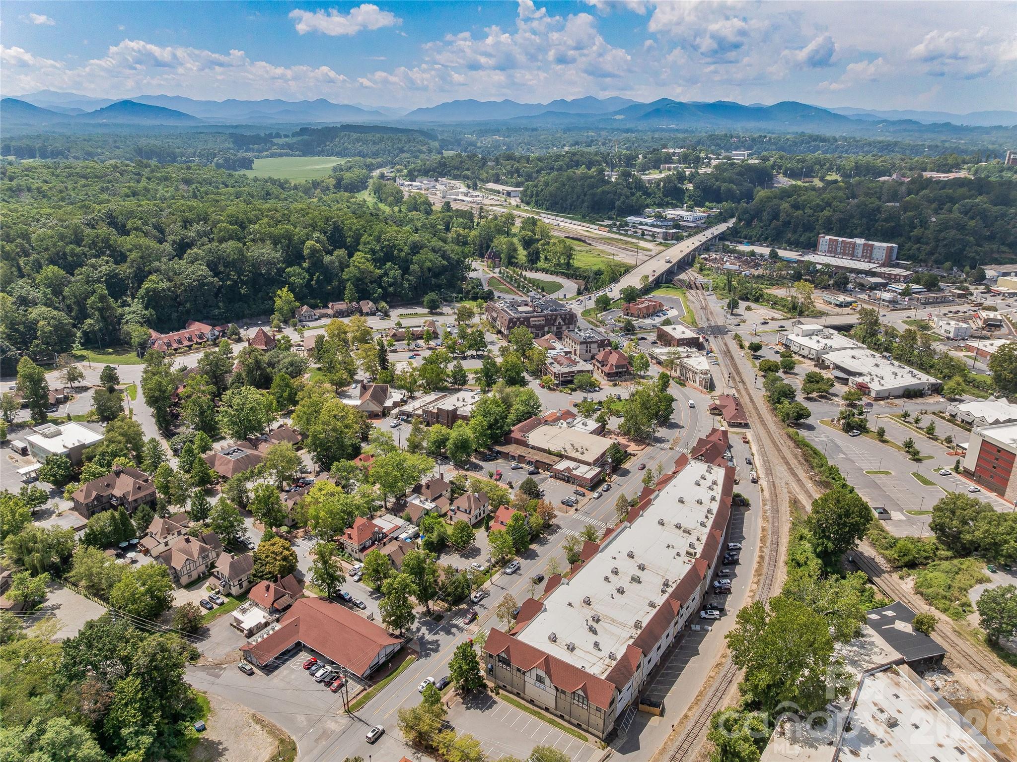 10 Biltmore Plaza Property Photo 12