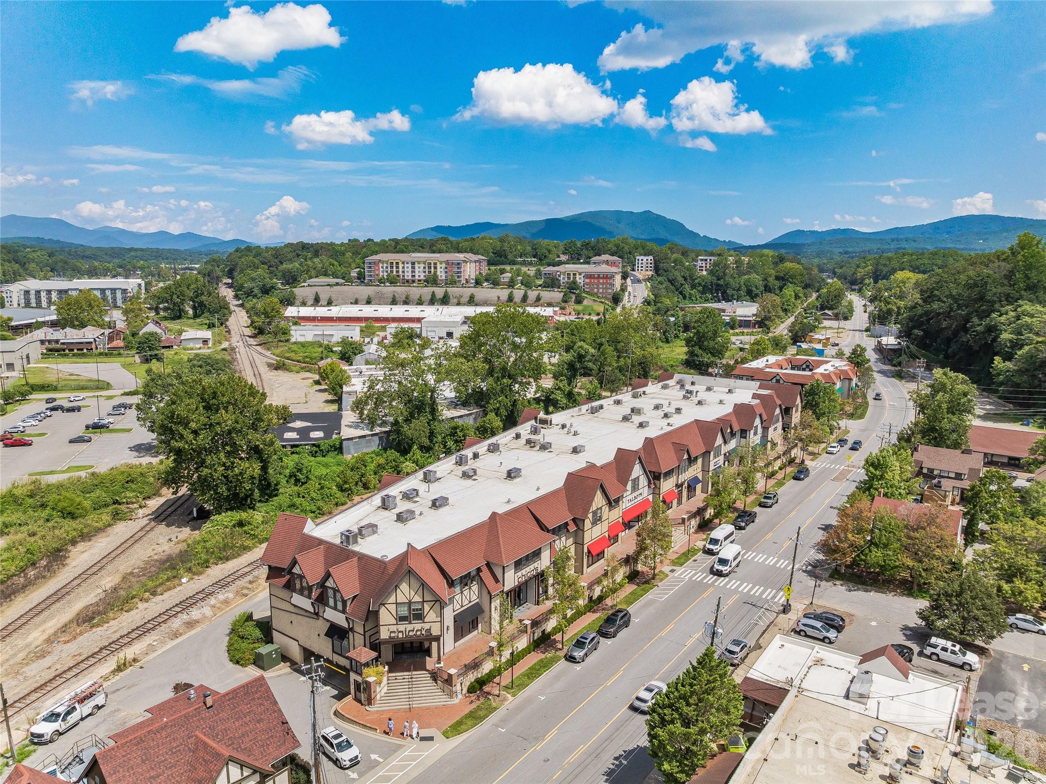 10 Biltmore Plaza Property Photo 14