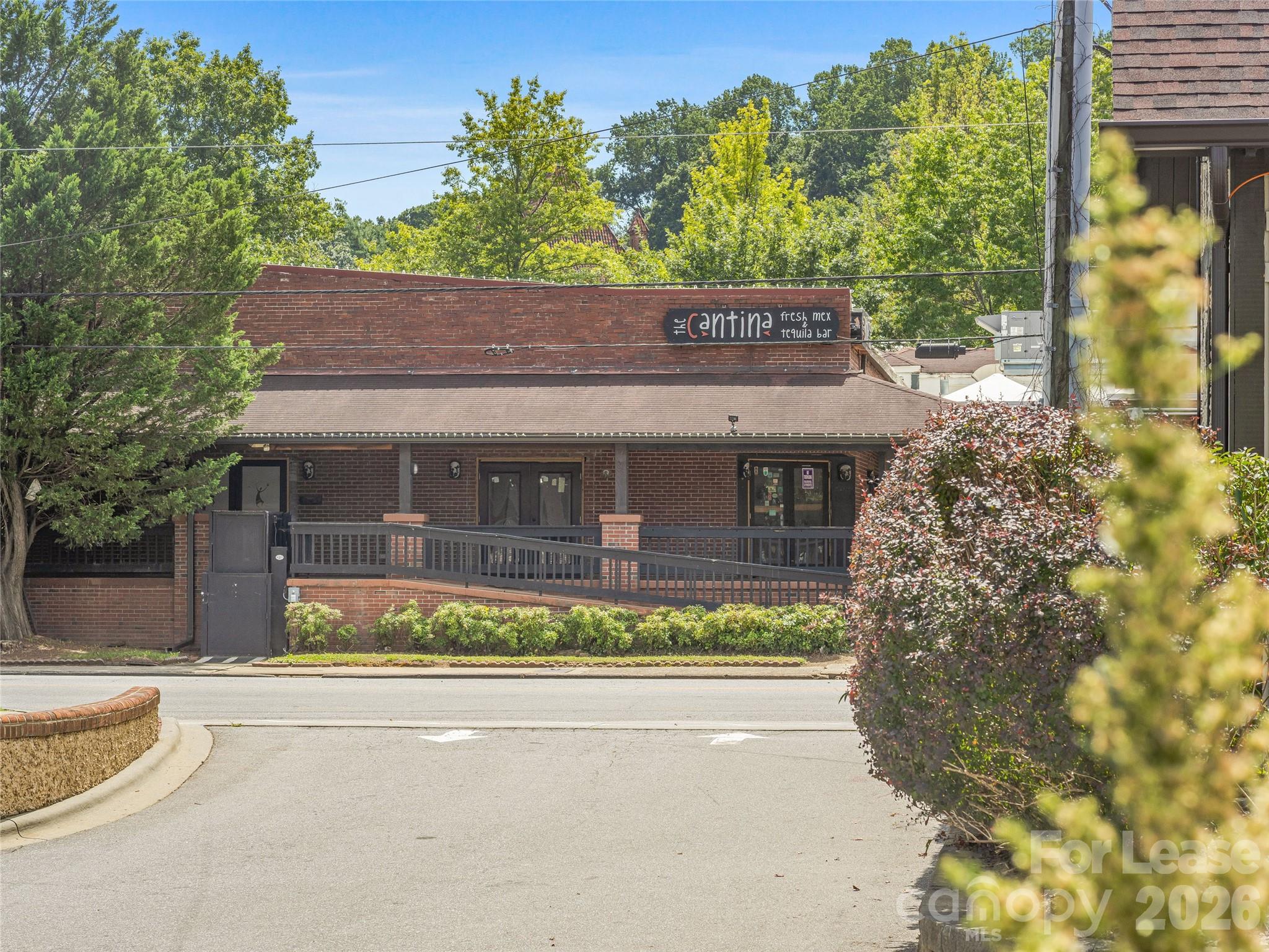 10 Biltmore Plaza Property Photo 15
