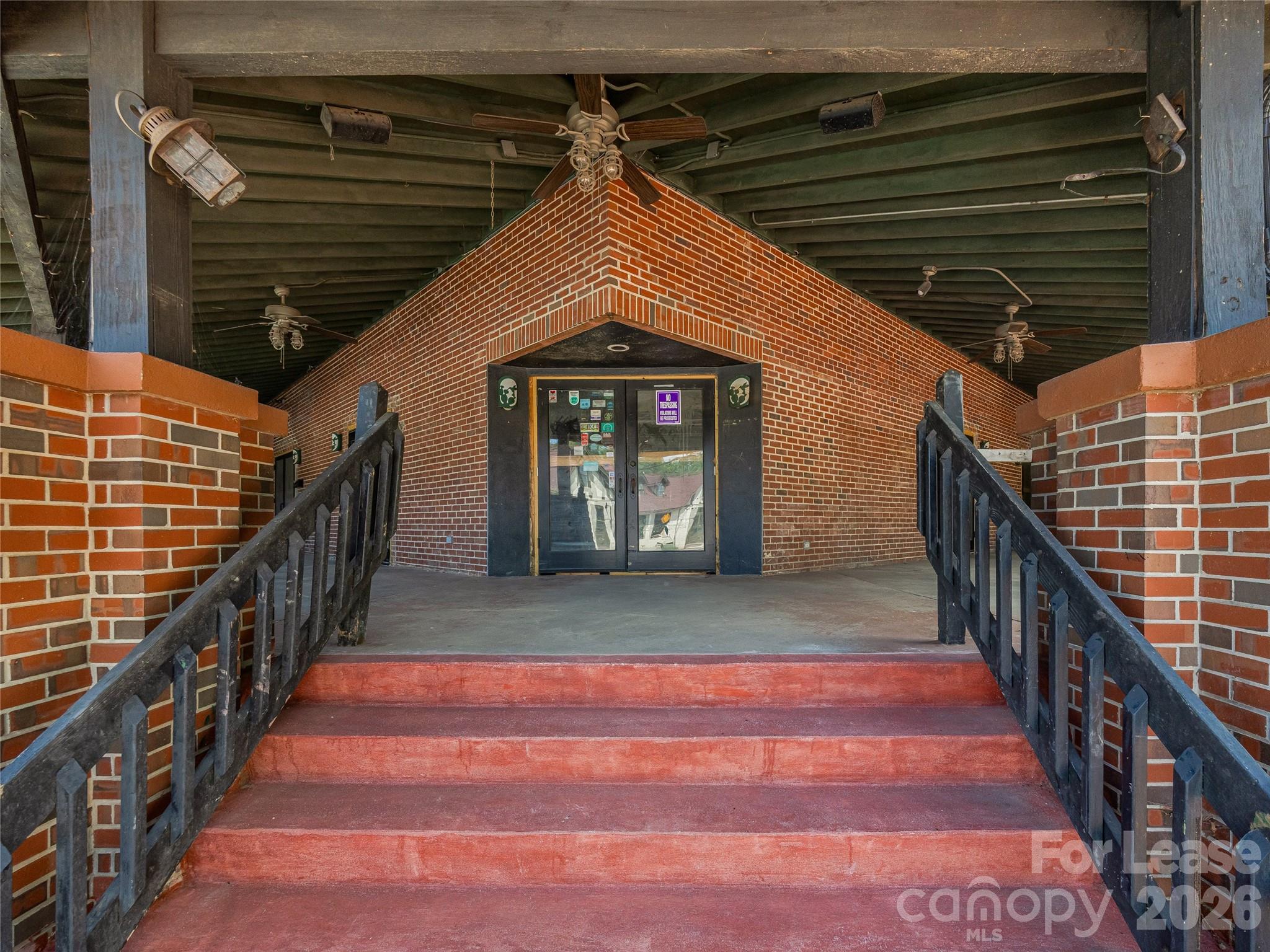10 Biltmore Plaza Property Photo 23
