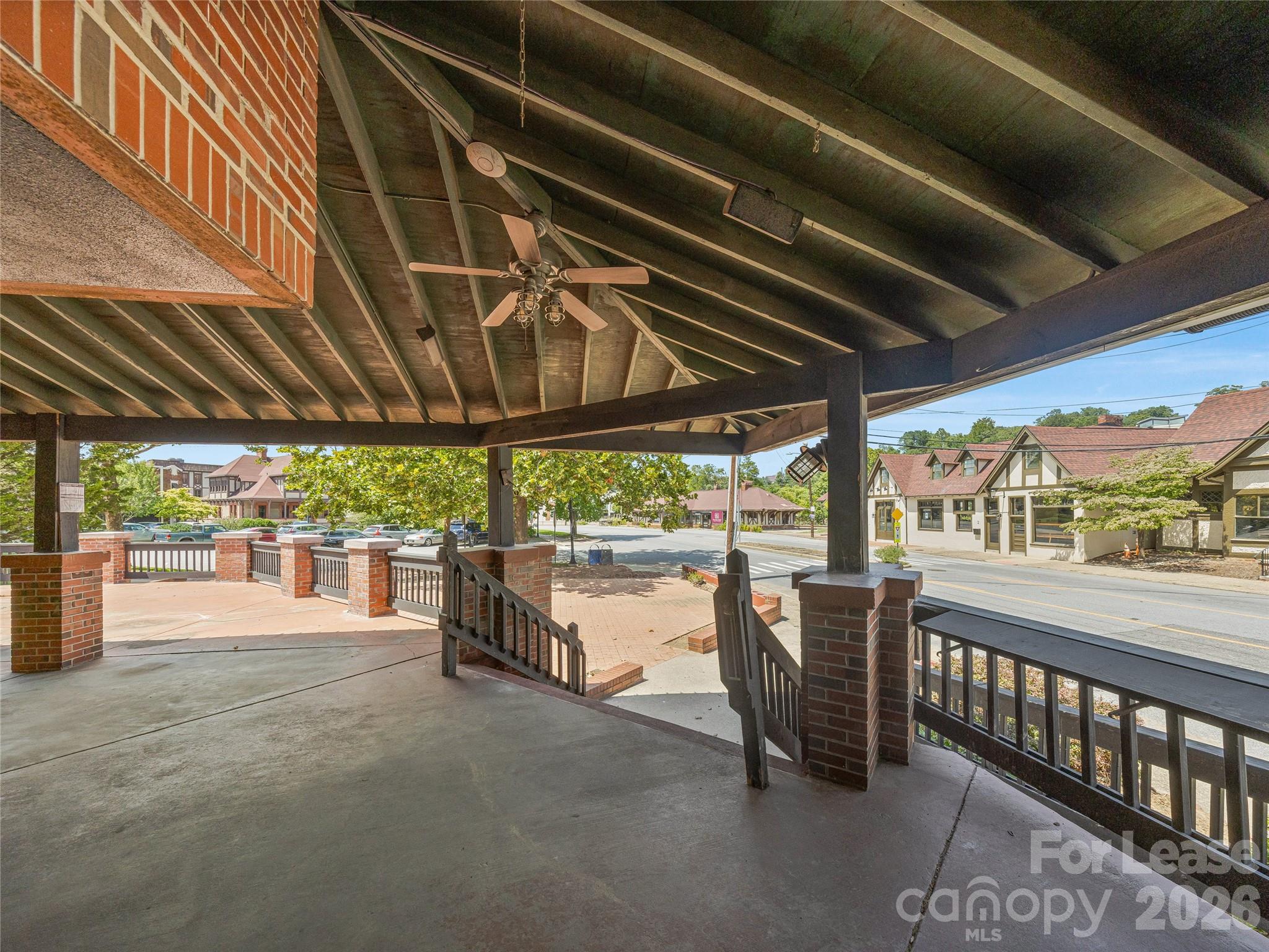 10 Biltmore Plaza Property Photo 25