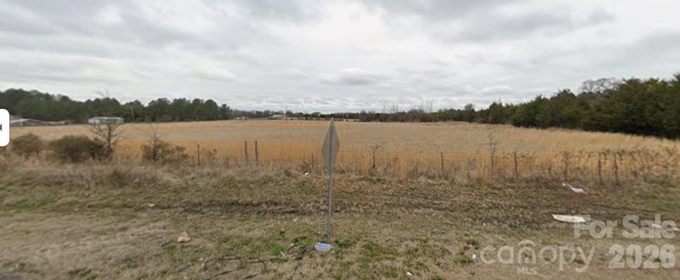 321 E Saluda Road Property Photo 2