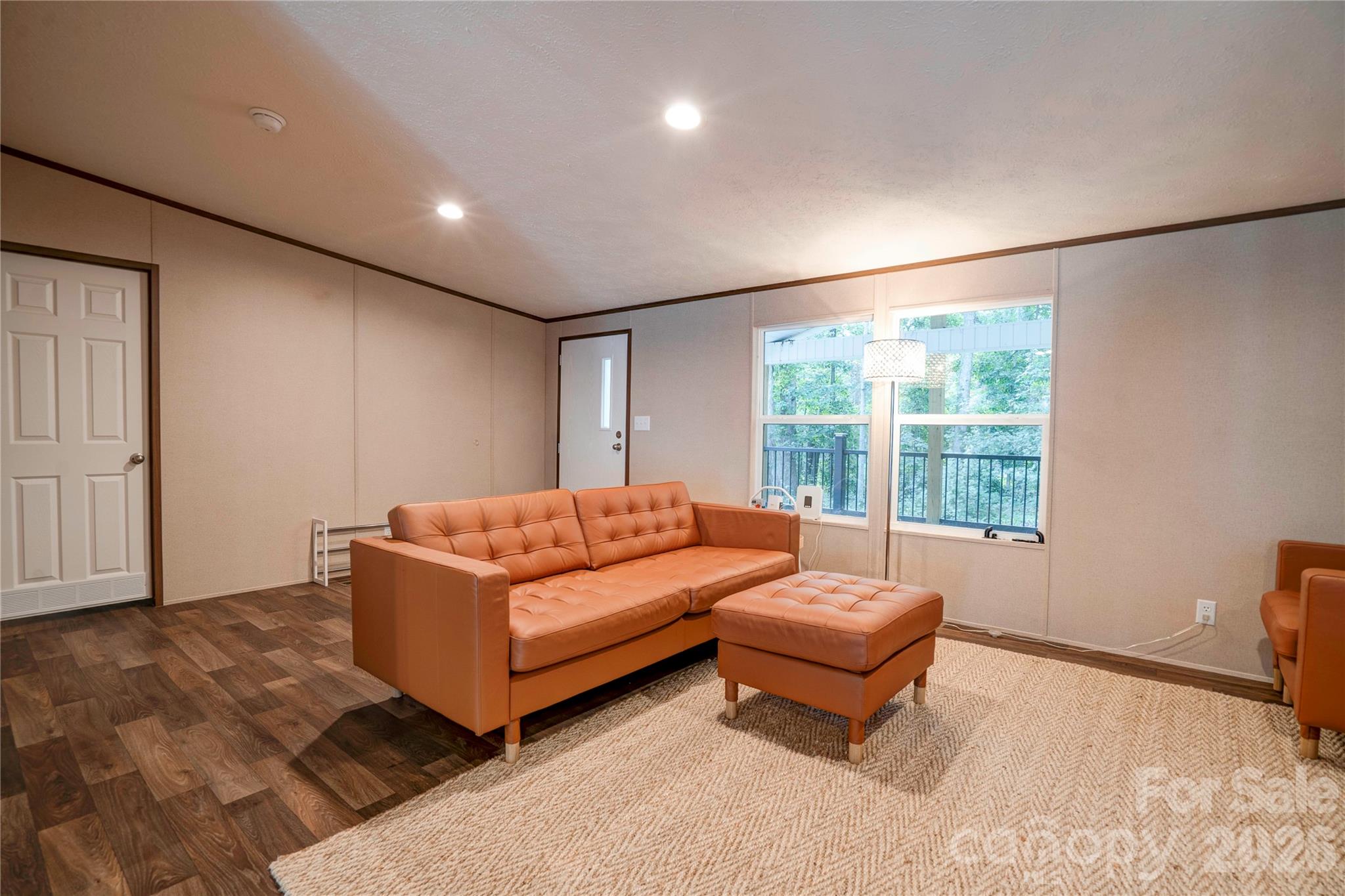 737 Pleasantdale Drive Property Photo 7
