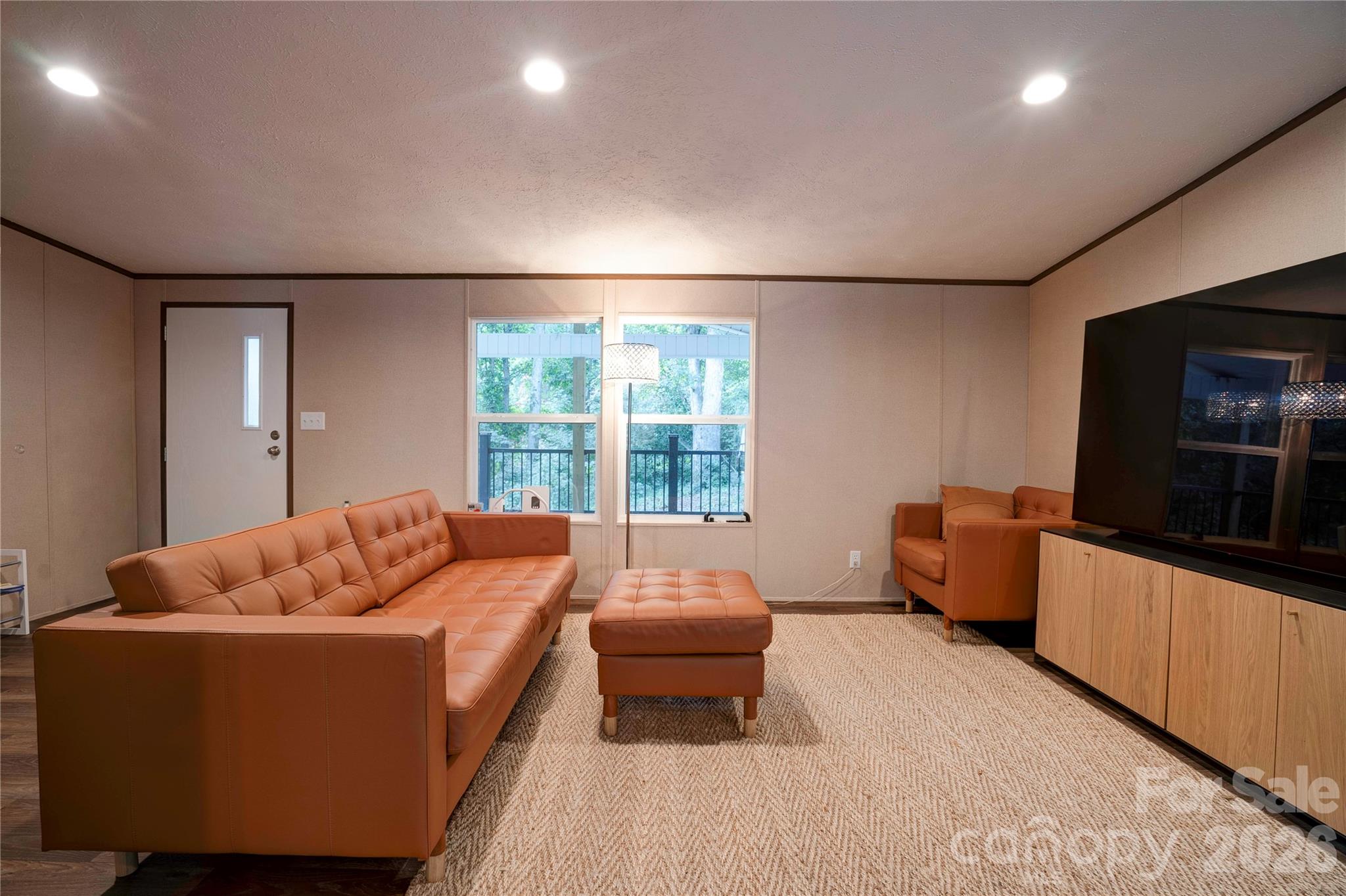 737 Pleasantdale Drive Property Photo 8