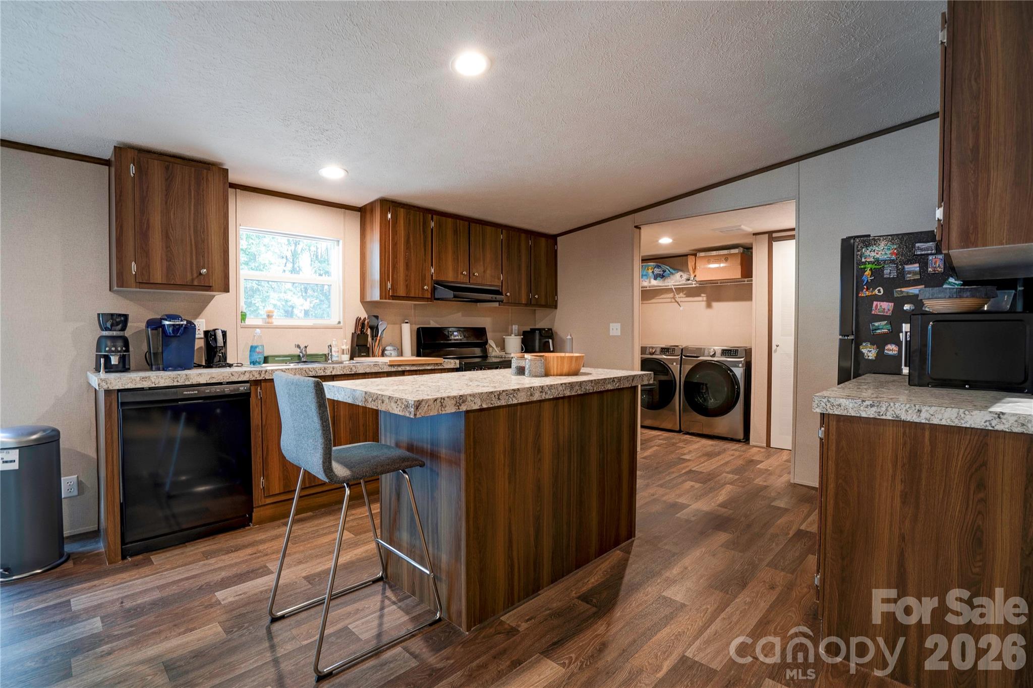 737 Pleasantdale Drive Property Photo 12