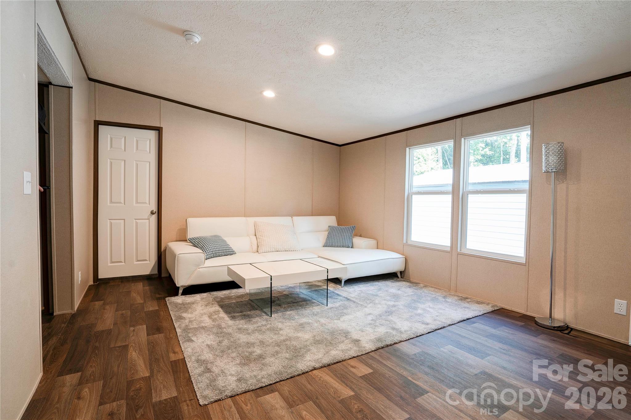 737 Pleasantdale Drive Property Photo 28