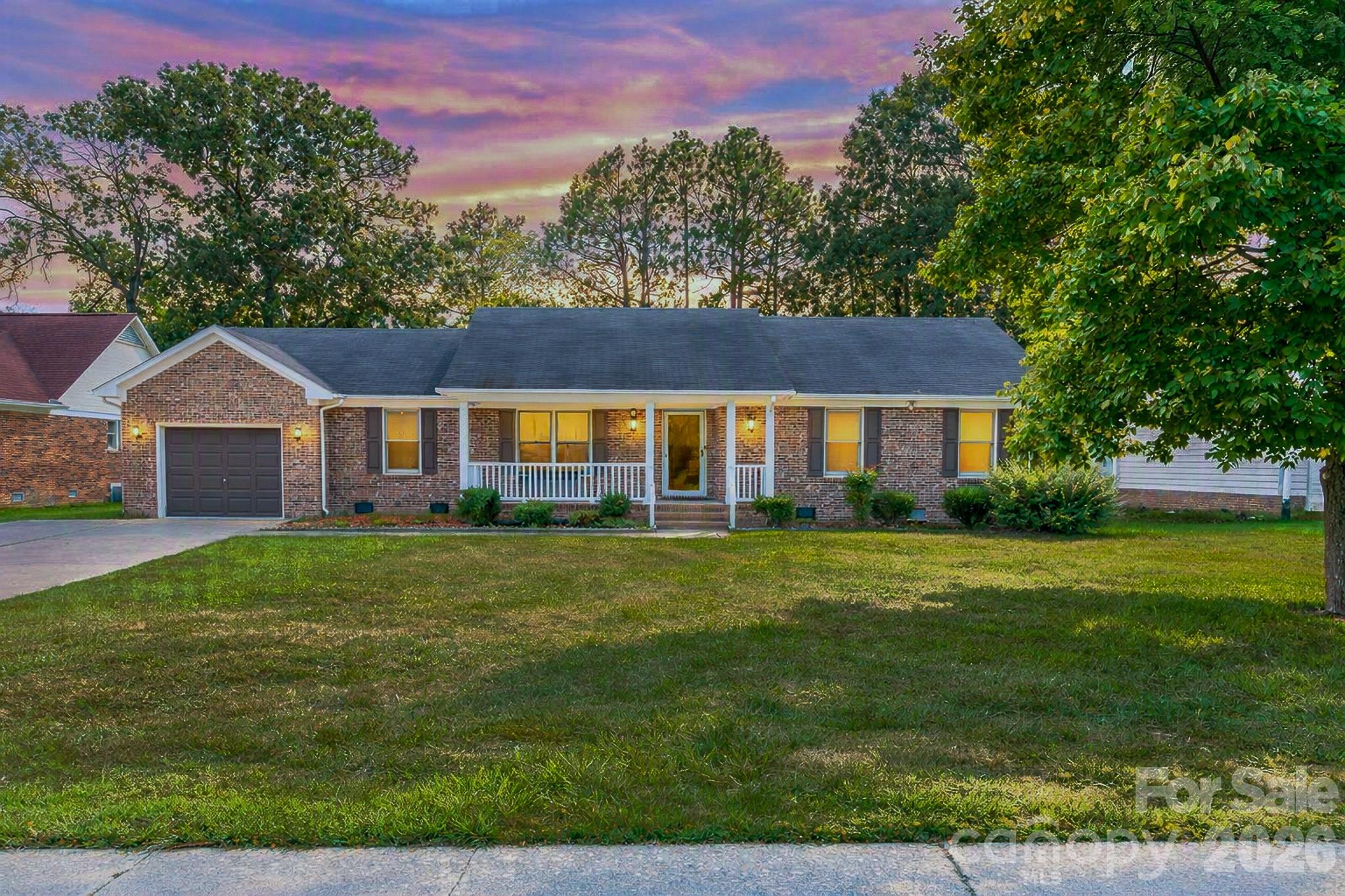 405 Southland Drive Property Photo 1