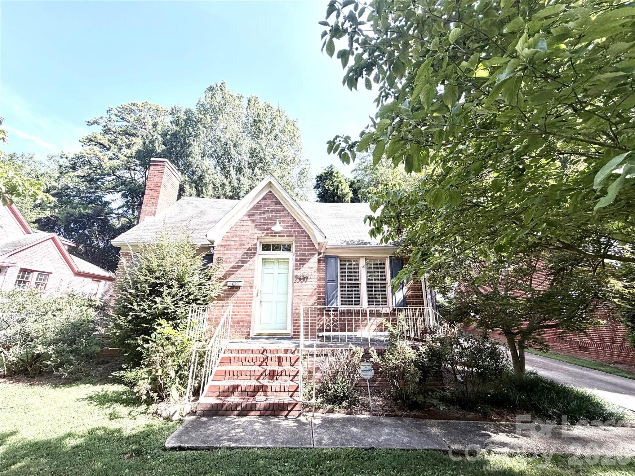2537 Cranbrook Lane Property Photo 1