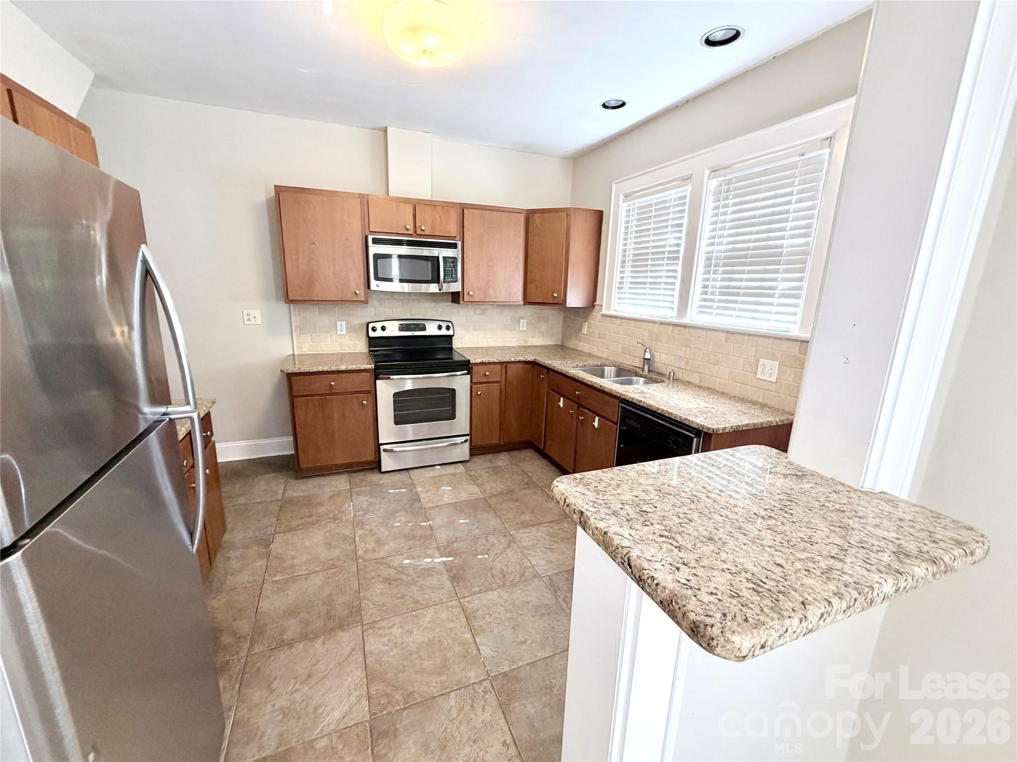 2537 Cranbrook Lane Property Photo 6