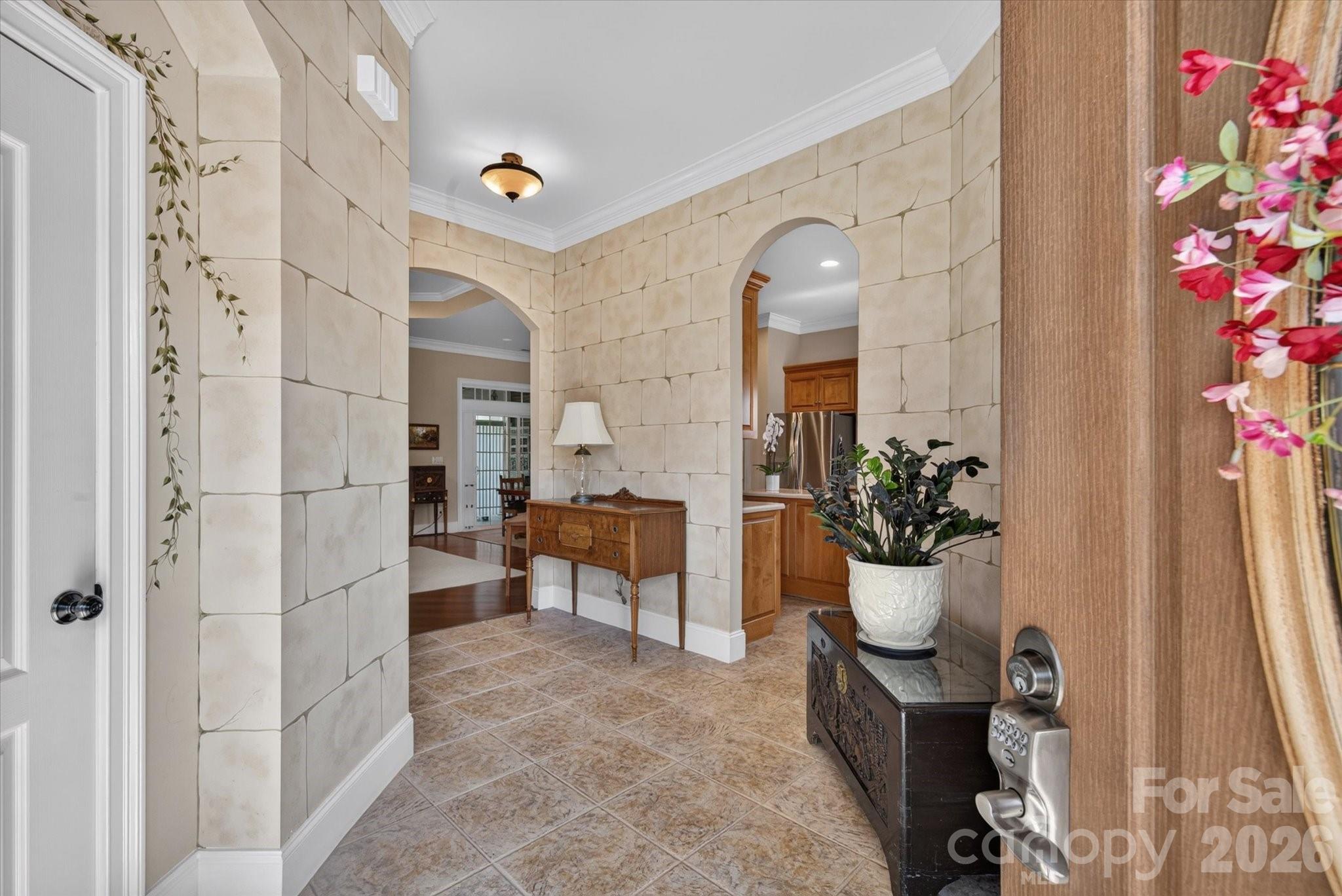 1913 Windmere Drive Property Photo 4