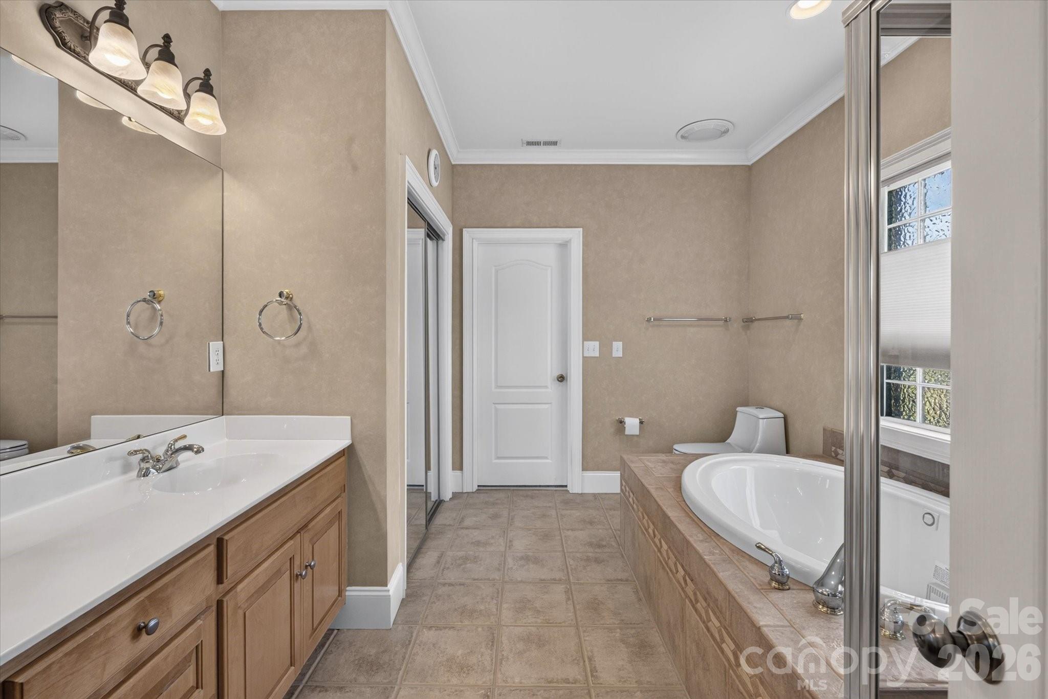 1913 Windmere Drive Property Photo 17