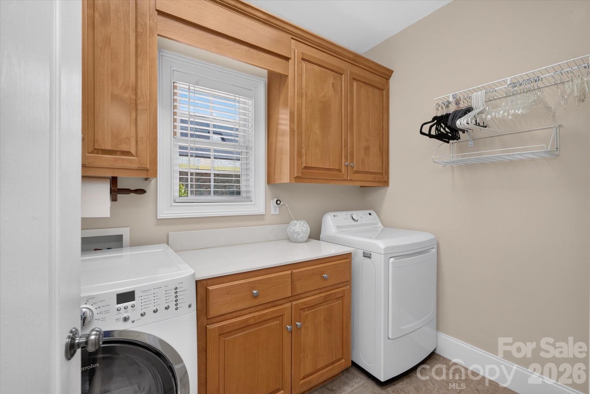 1913 Windmere Drive Property Photo 25