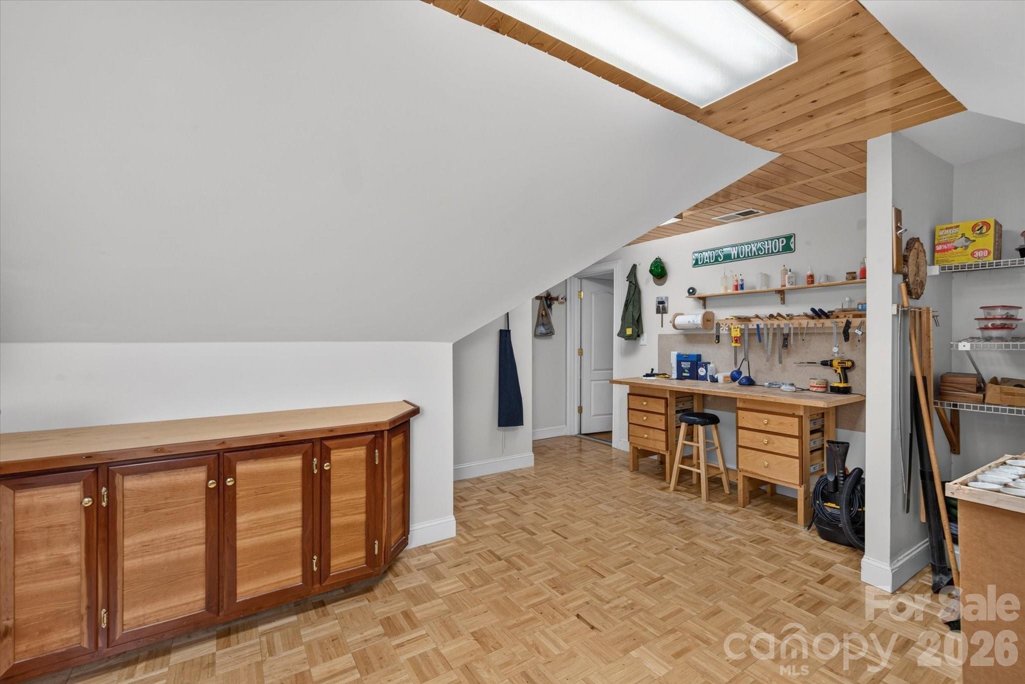 1913 Windmere Drive Property Photo 27
