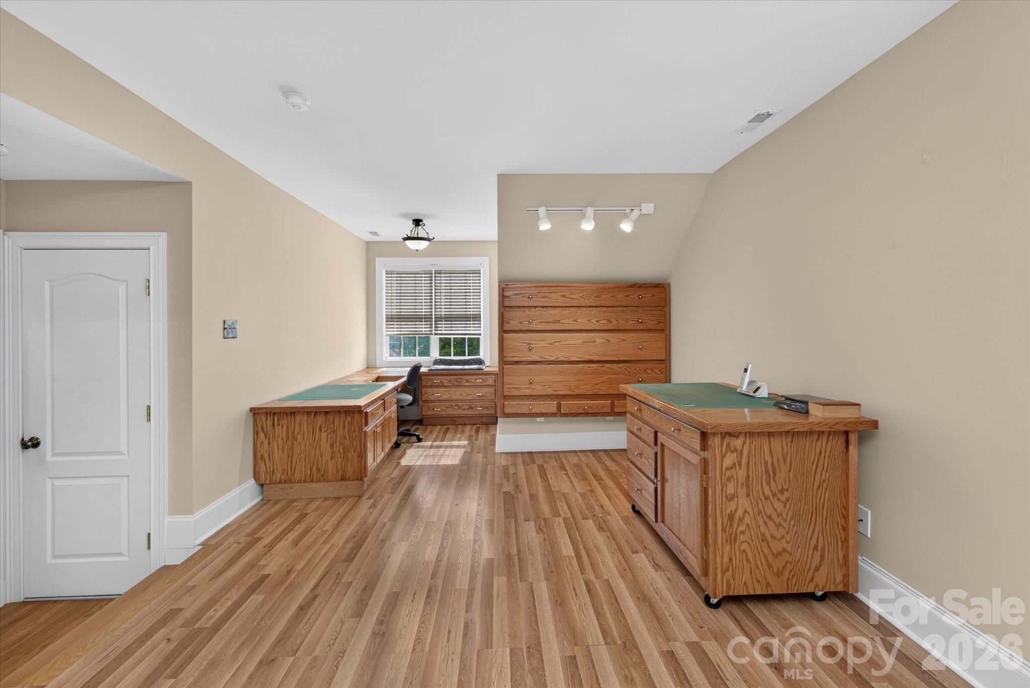 1913 Windmere Drive Property Photo 28