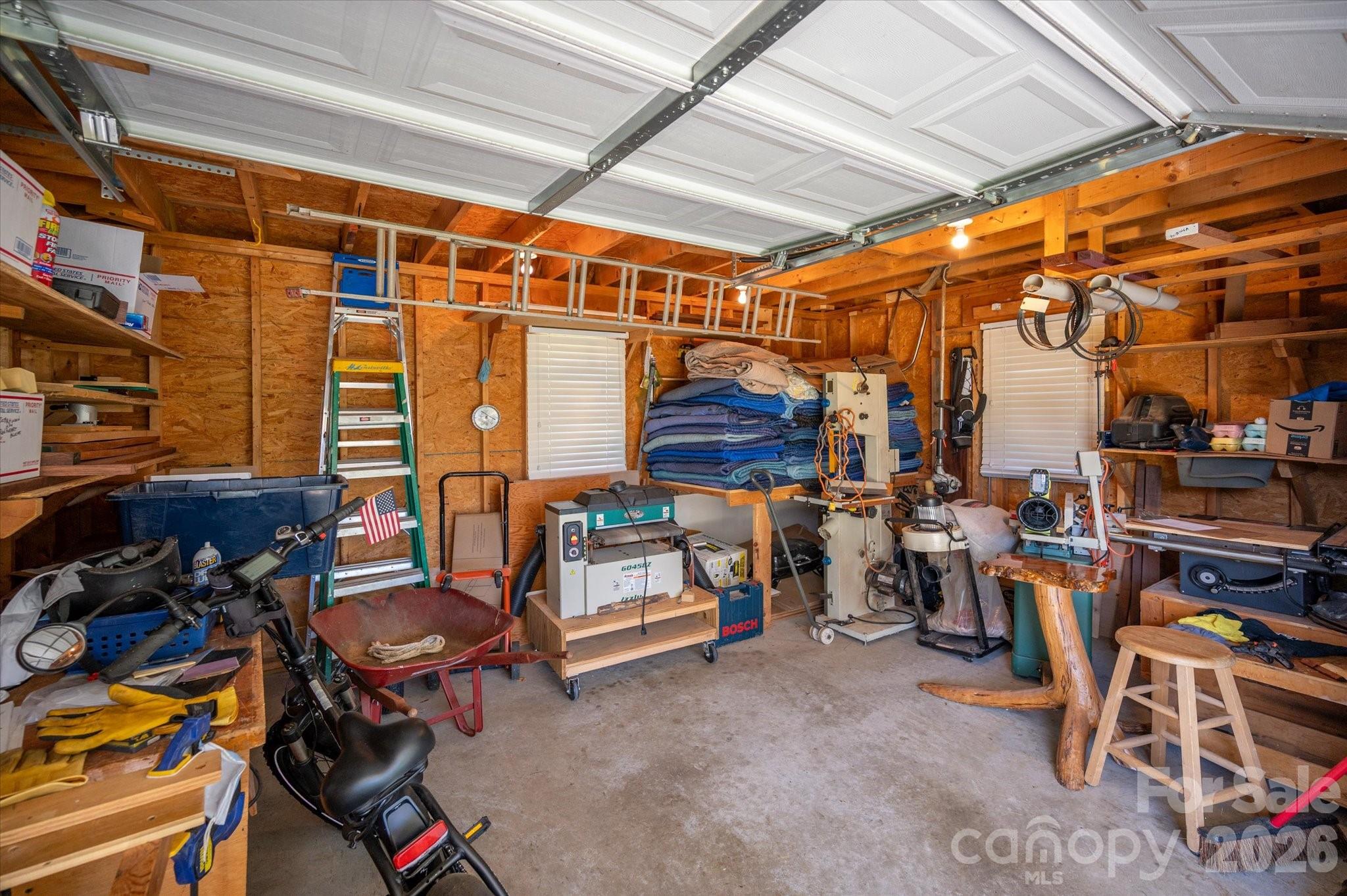 1913 Windmere Drive Property Photo 42