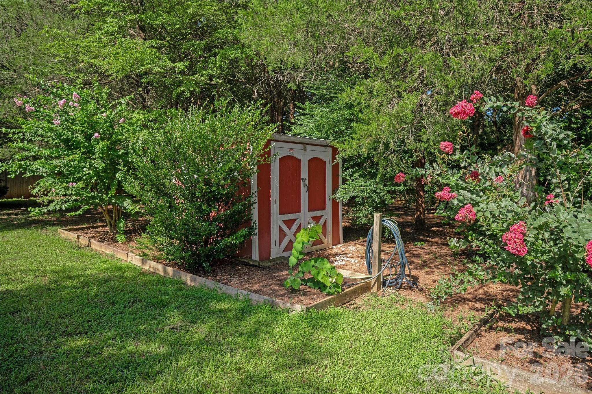 1913 Windmere Drive Property Photo 46