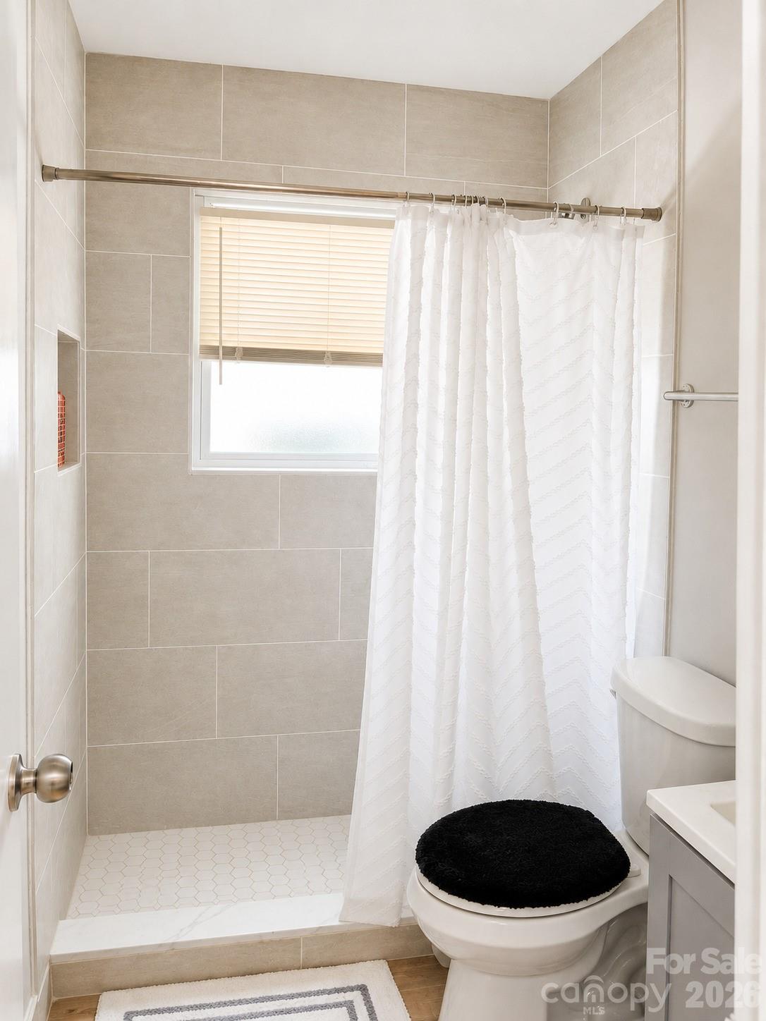 6834 Woodstream Drive Property Photo 9