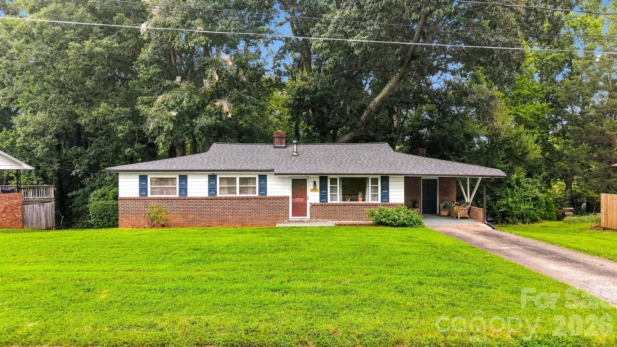 1920 30th Street Property Photo 3