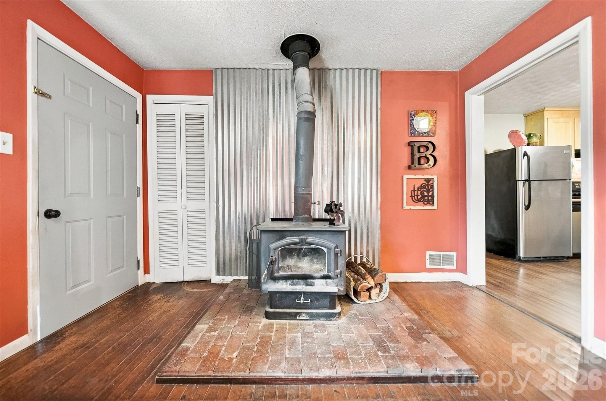 1920 30th Street Property Photo 6