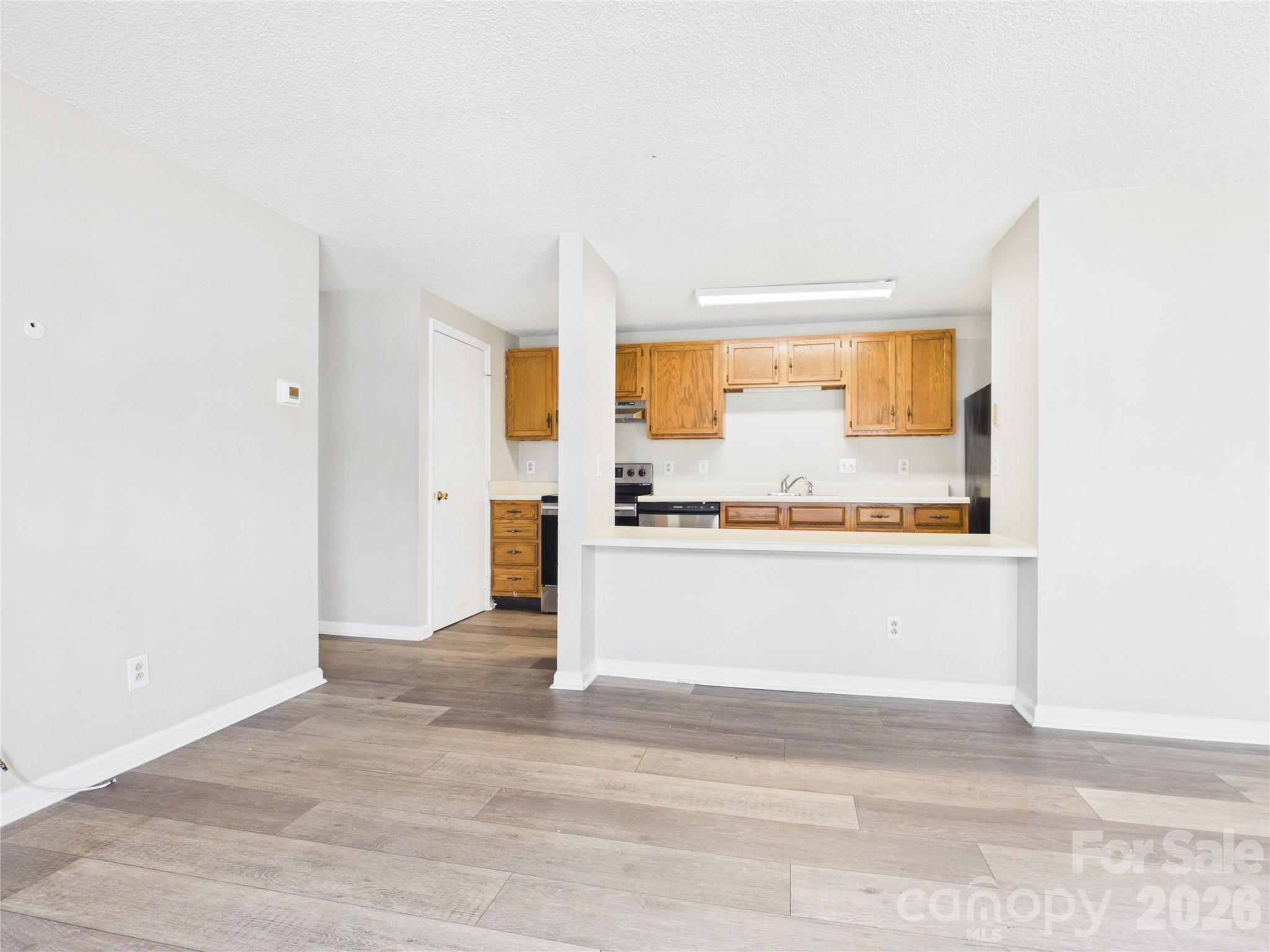 9511 Shannon Green Drive Apt E Property Photo 4