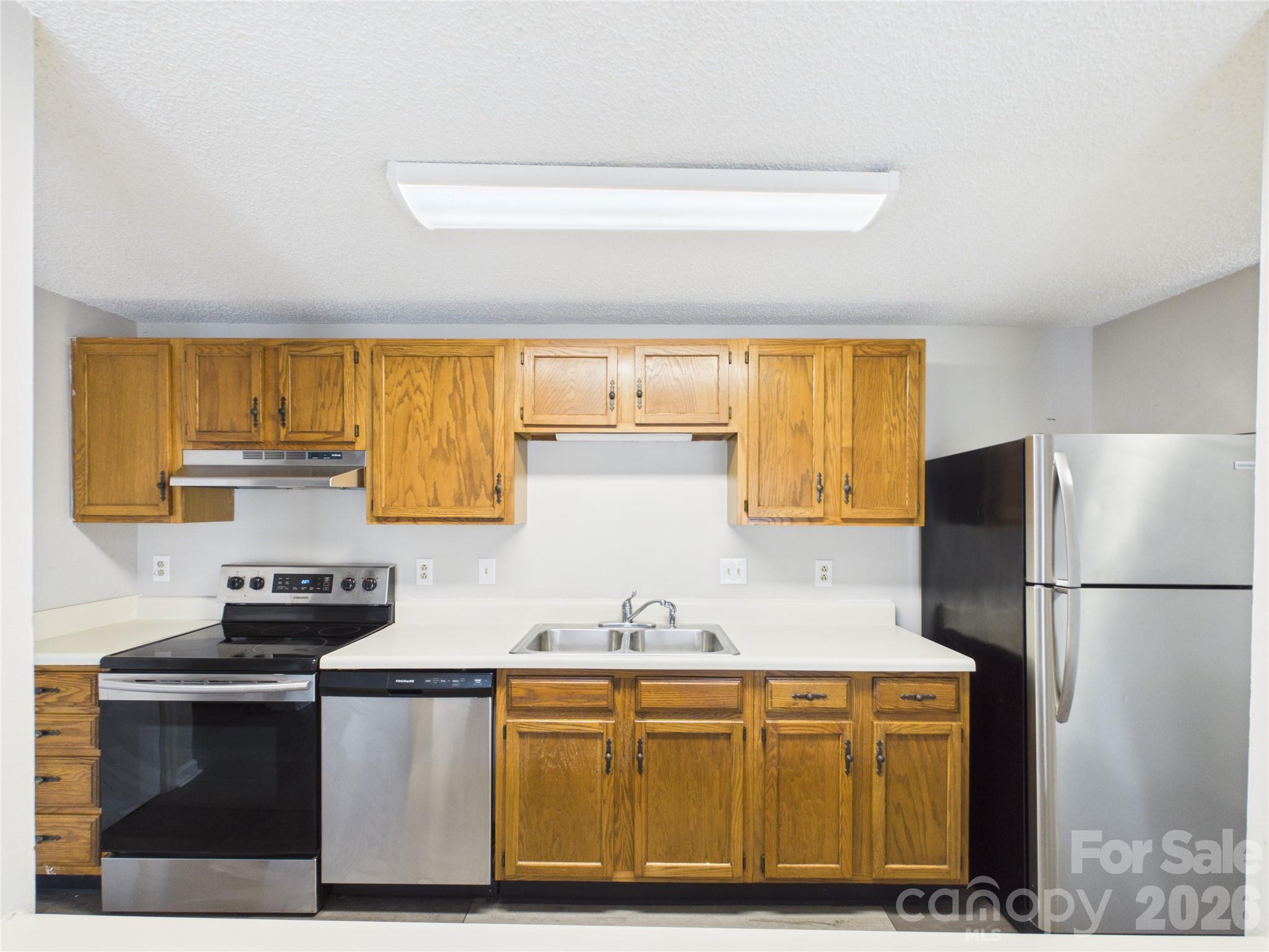 9511 Shannon Green Drive Apt E Property Photo 6
