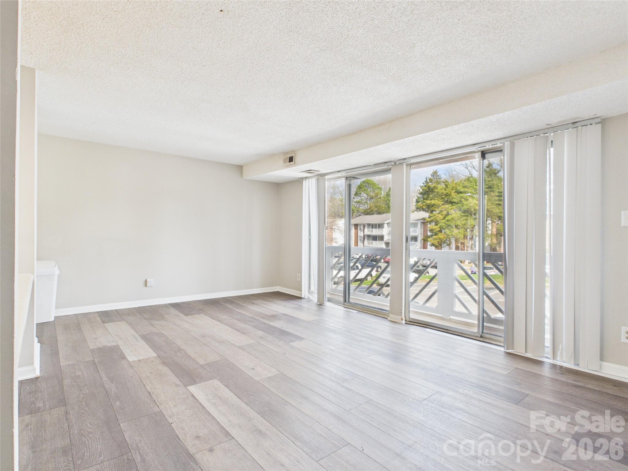 9511 Shannon Green Drive Apt E Property Photo 10