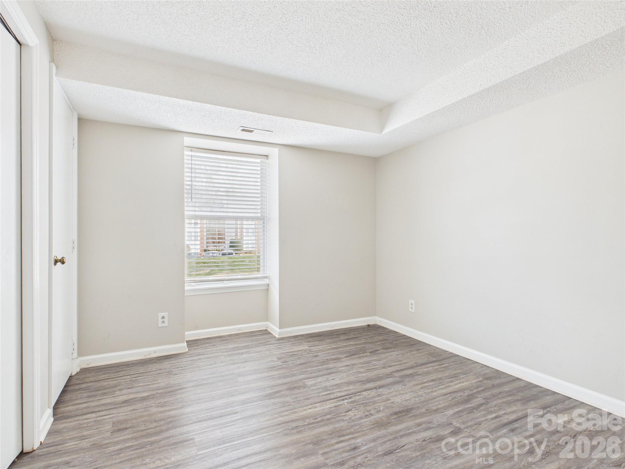 9511 Shannon Green Drive Apt E Property Photo 12
