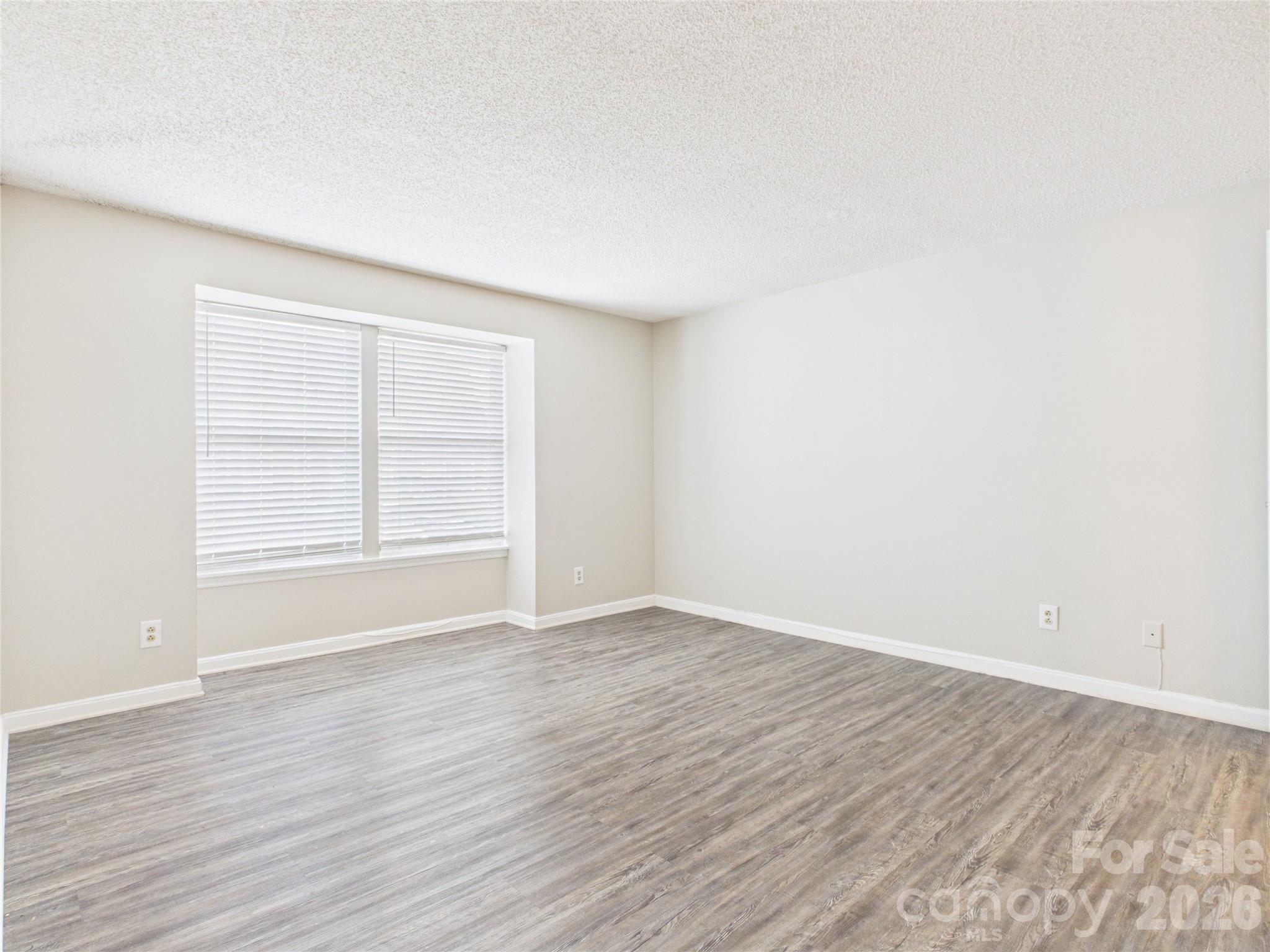 9511 Shannon Green Drive Apt E Property Photo 13
