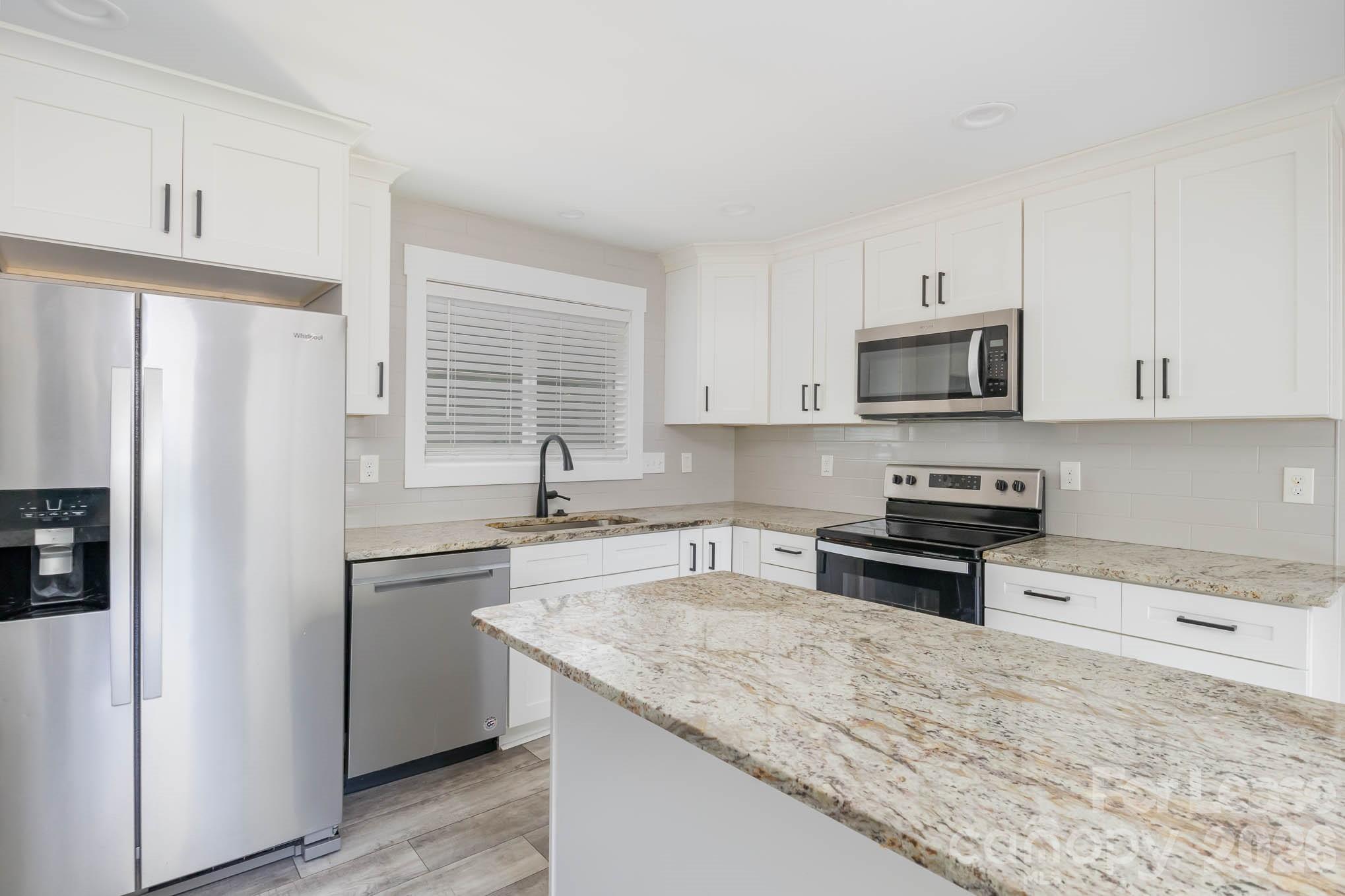 312 Glenrock Drive Property Photo 4