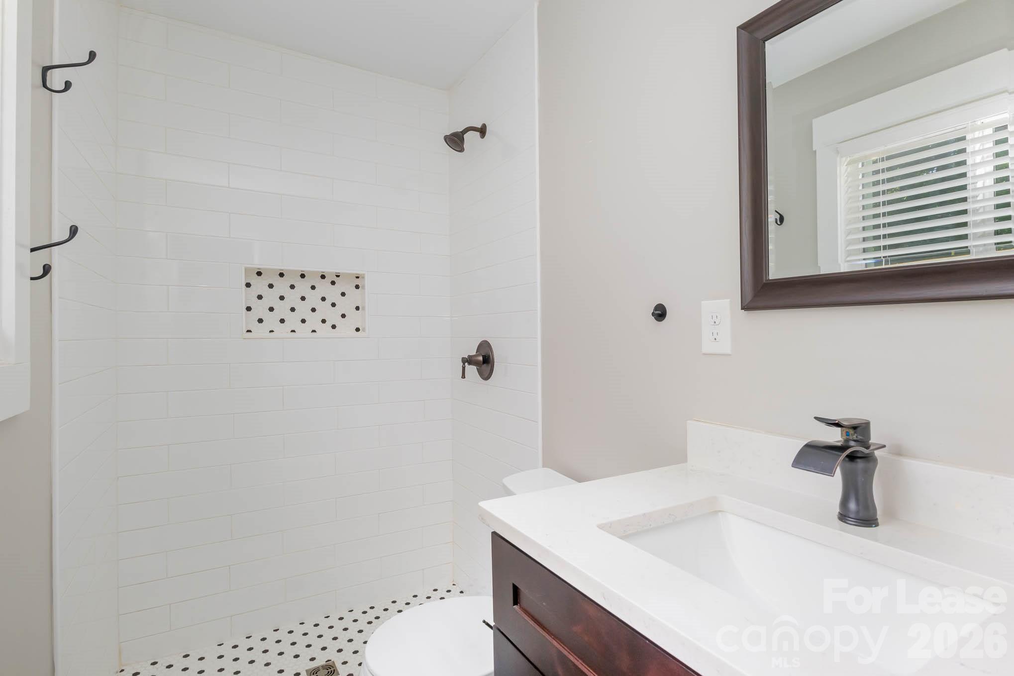 312 Glenrock Drive Property Photo 8