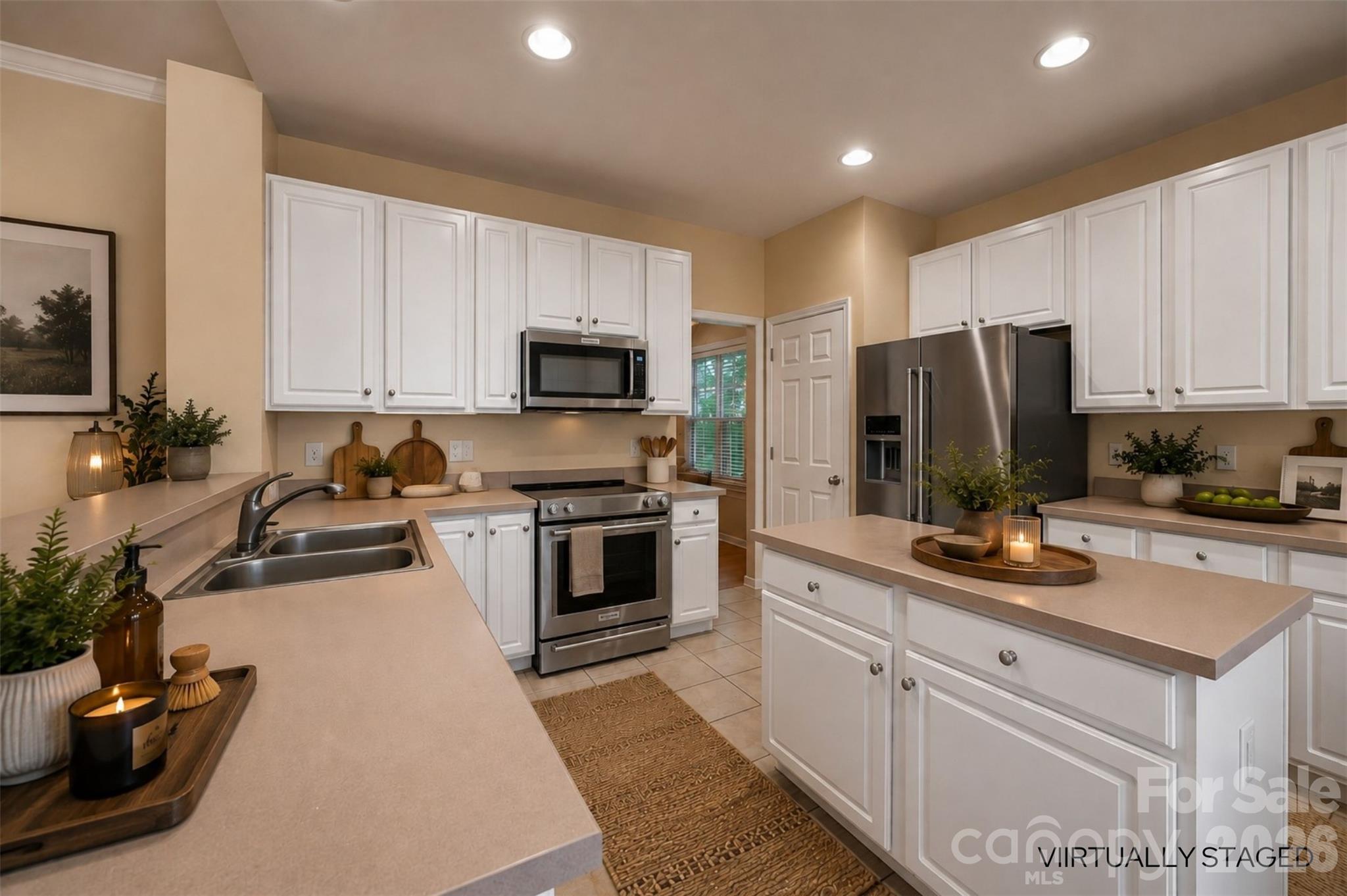 12602 Kemerton Lane Property Photo 6