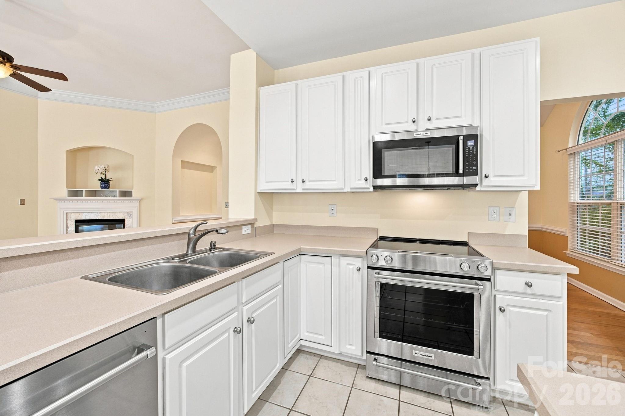 12602 Kemerton Lane Property Photo 11