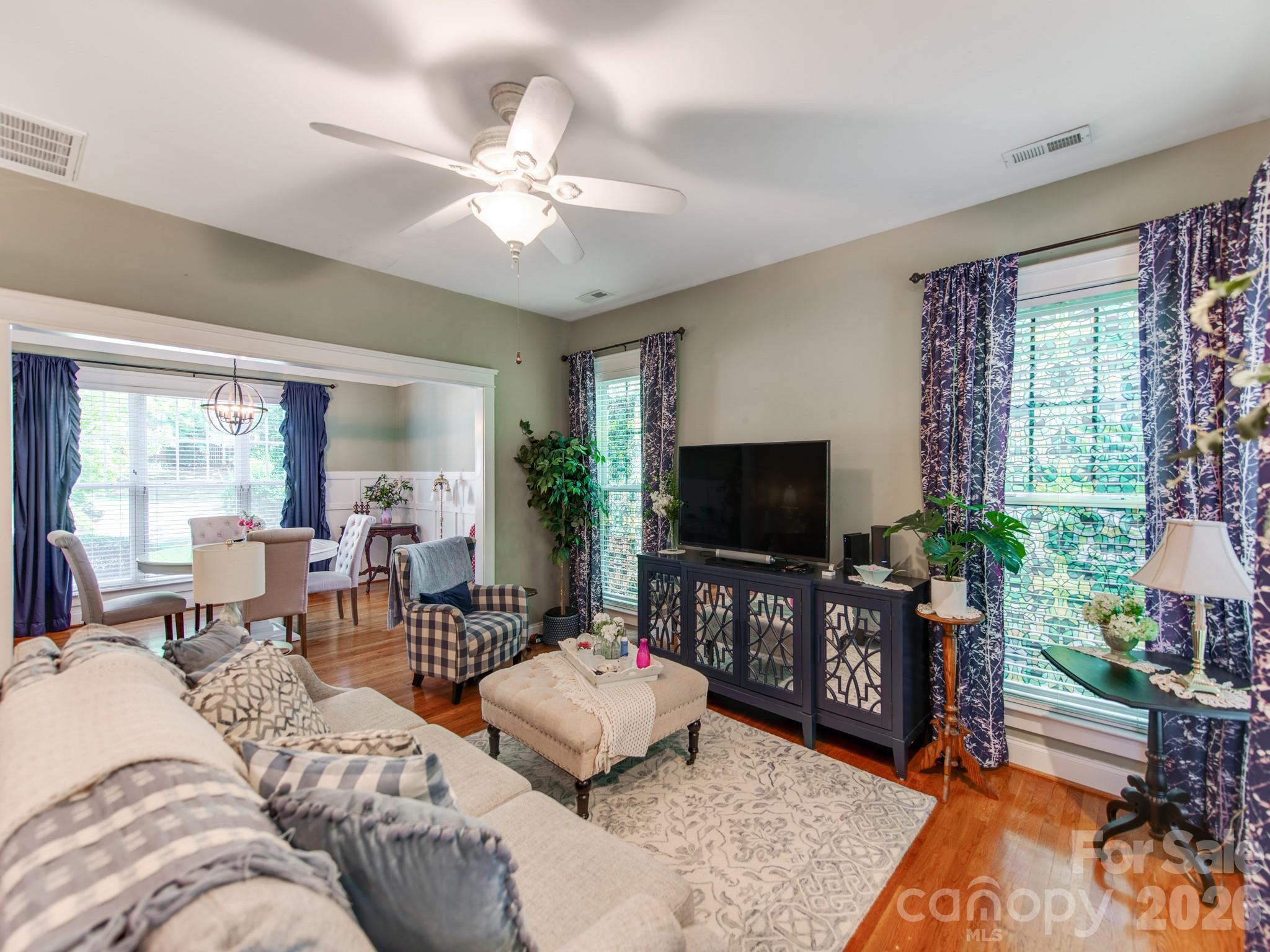 16415 Kelly Park Circle Property Photo 7